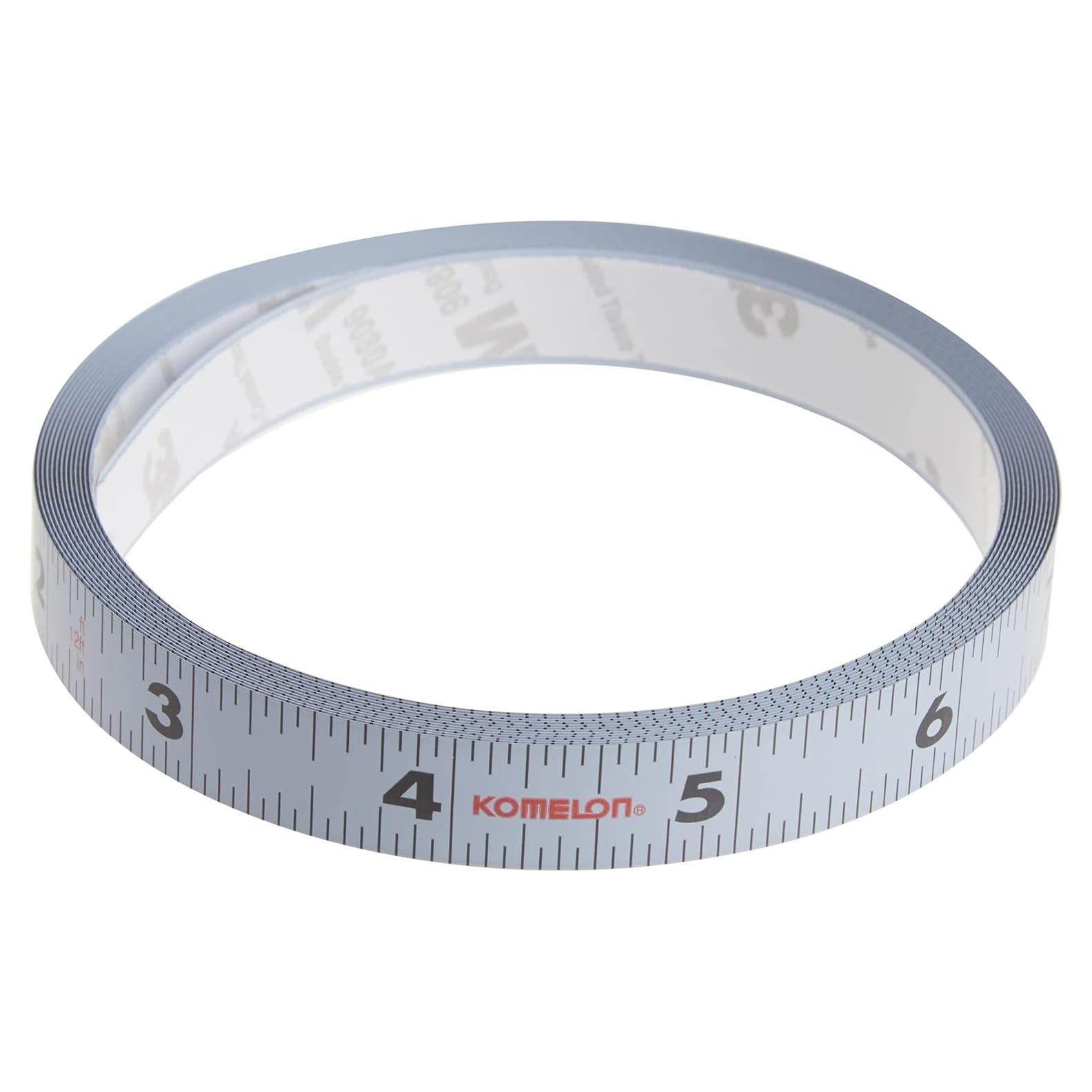 Cinta Métrica Plana Komelon F12 3.7m con Respaldo Adhesivo