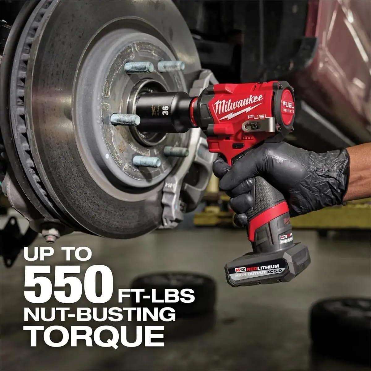 Llave de Impacto Milwaukee M12 FUEL 1/2" 747,7 Nm Kit