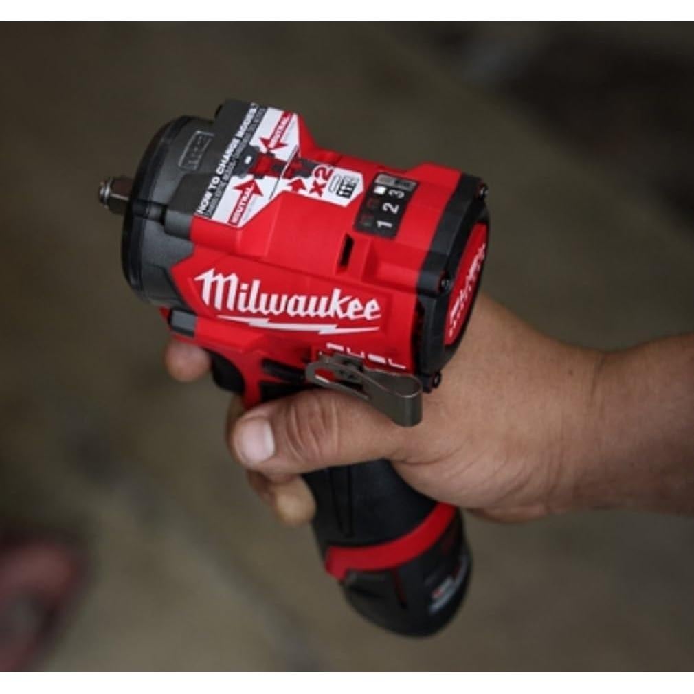 Llave de impacto Milwaukee M12 FUEL 1/2" 550 ft-lbs torque