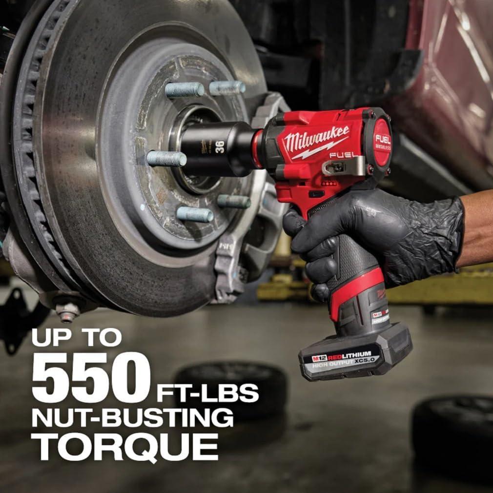 Llave de impacto Milwaukee M12 FUEL 1/2" 550 ft-lbs torque