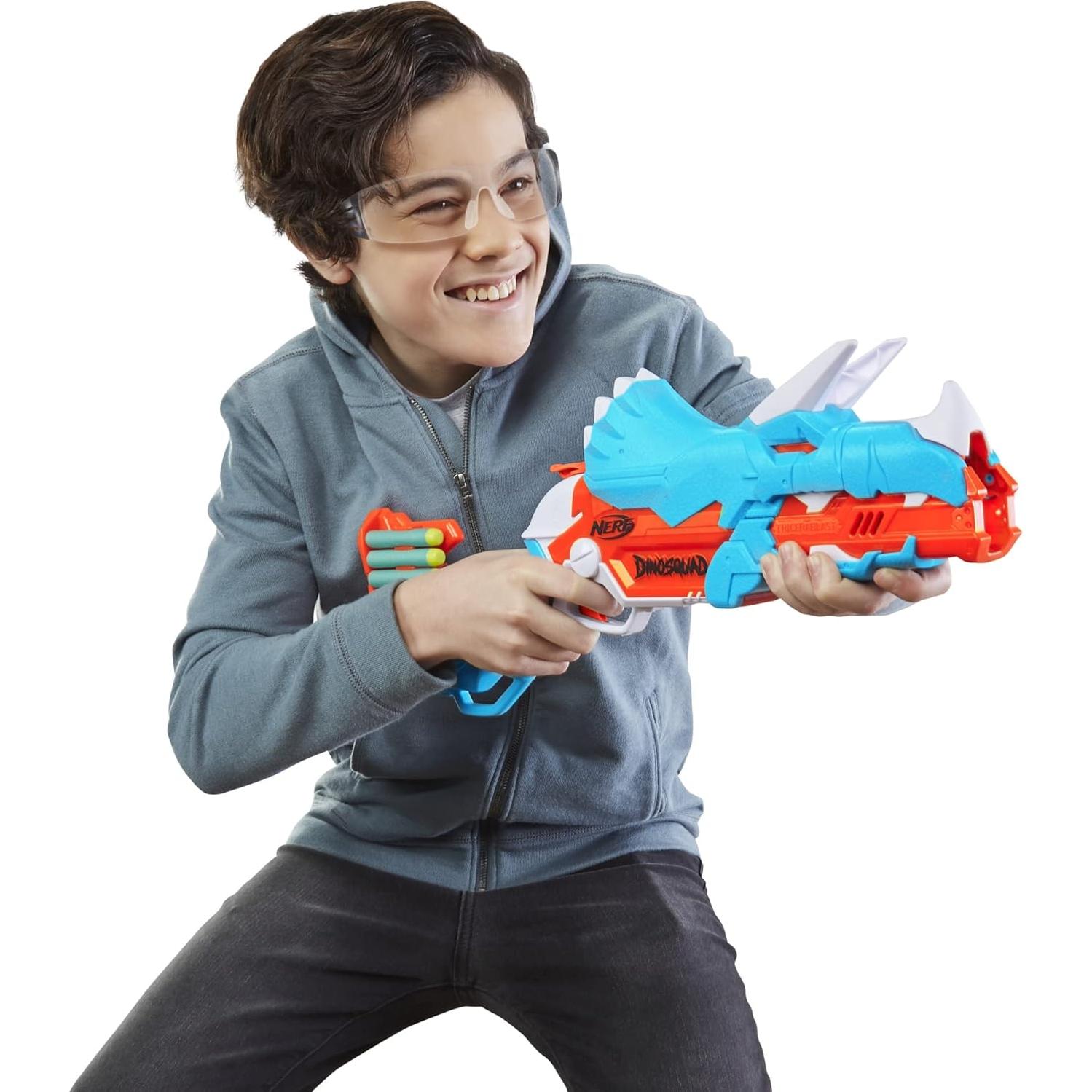 Blaster Nerf DinoSquad Tricera-Blast con 12 Dardos