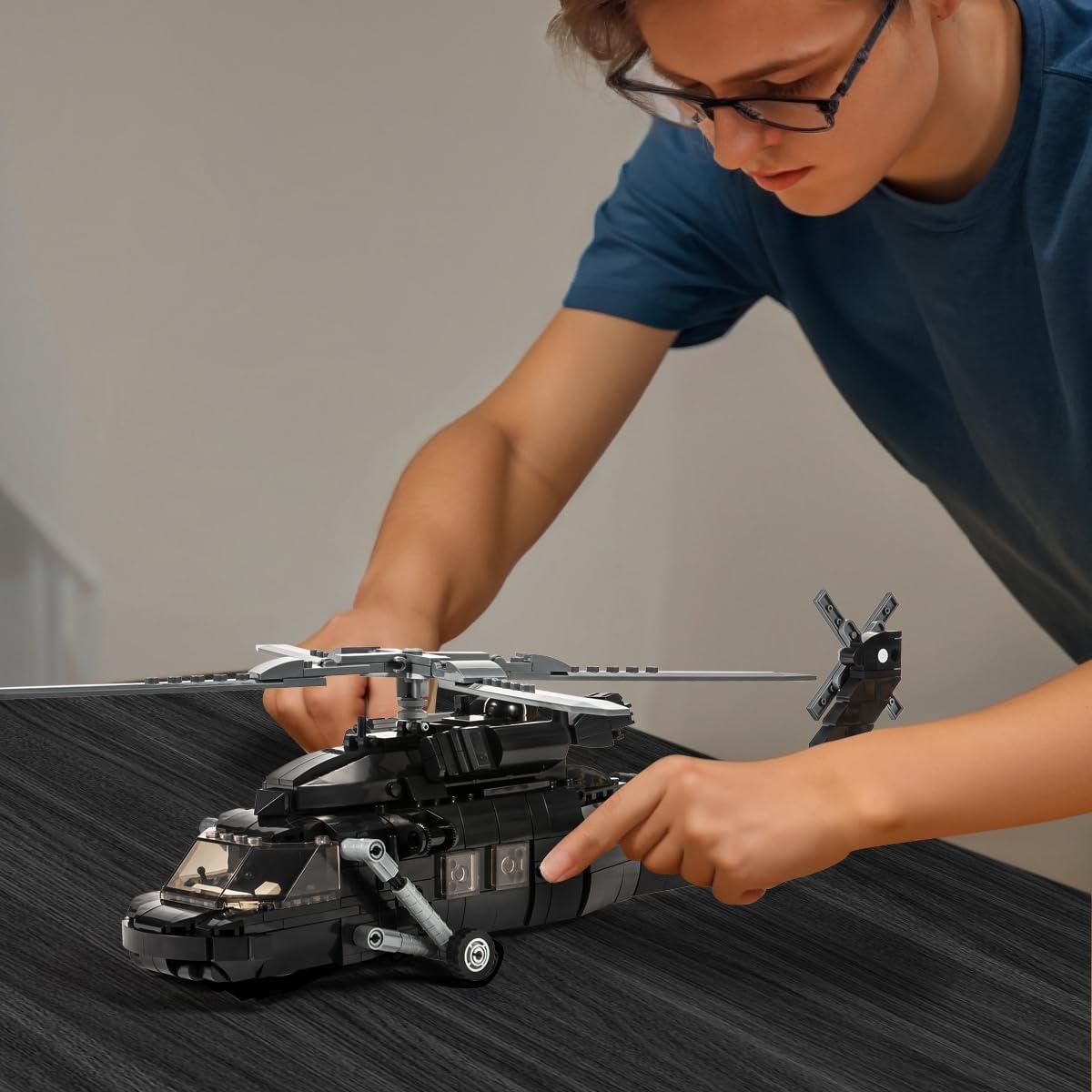 Helicóptero Black Hawk DAHONPA 692 Piezas Juguete Educativo