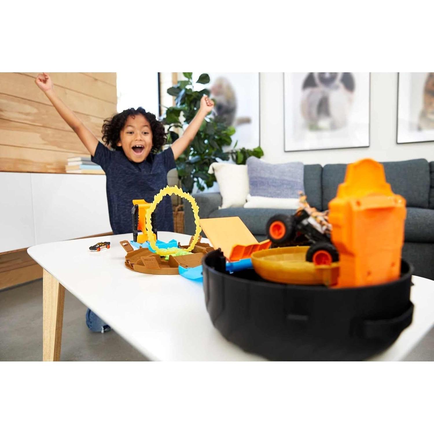 Pista Acrobacias Hot Wheels GVK48 con Lanzador y 2 Coches