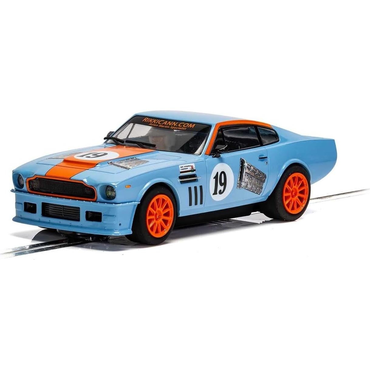 Scalextric Aston Martin V8 Gulf #19 C4209 Slot Car 1:32