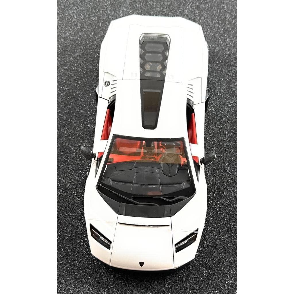 Maisto Lamborghini Countach LPI 800-4 Escala 1:18 Detalle Coleccionable