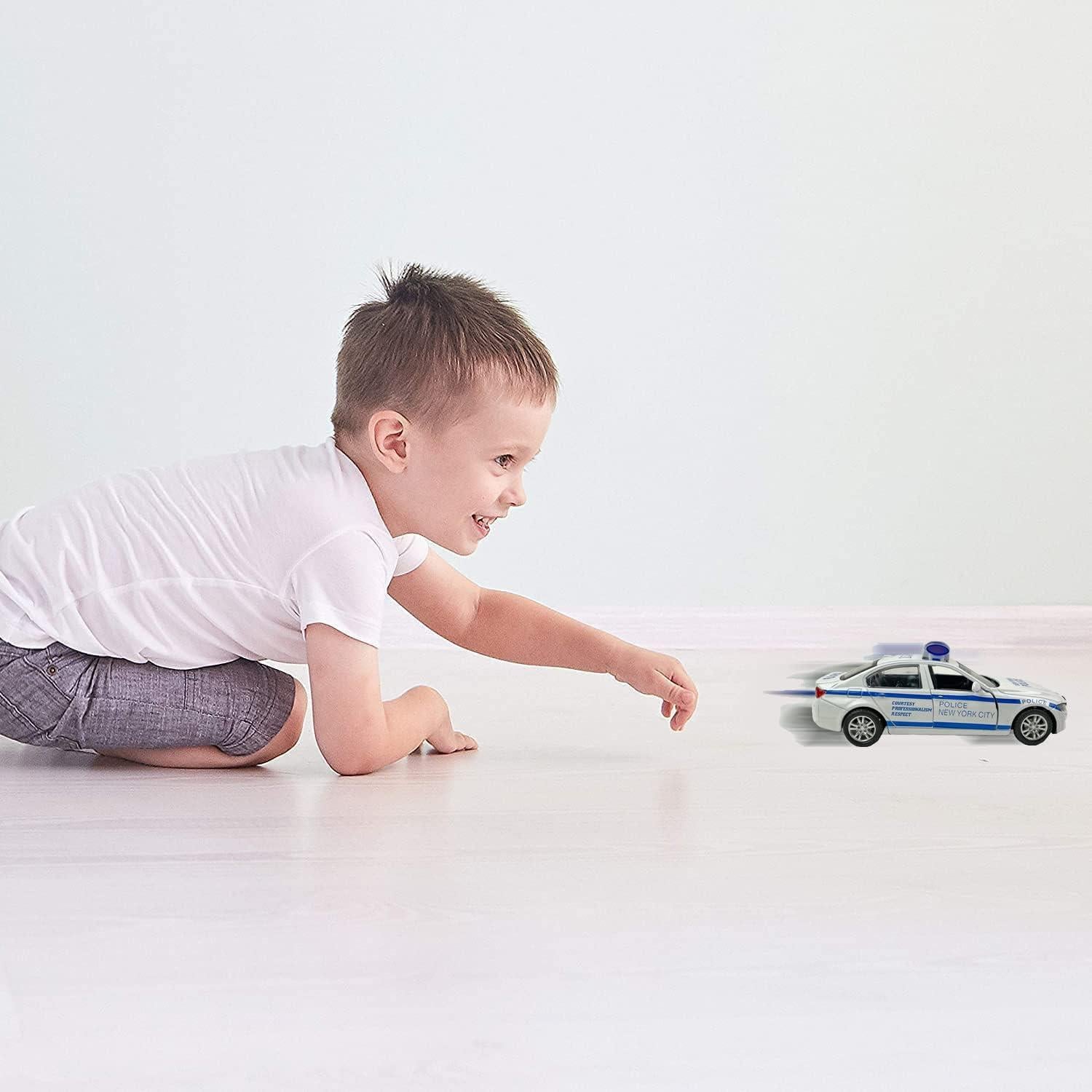 Paquete de 2 Autos de Policía Diecast Liberty 1:32 LED y Sonido