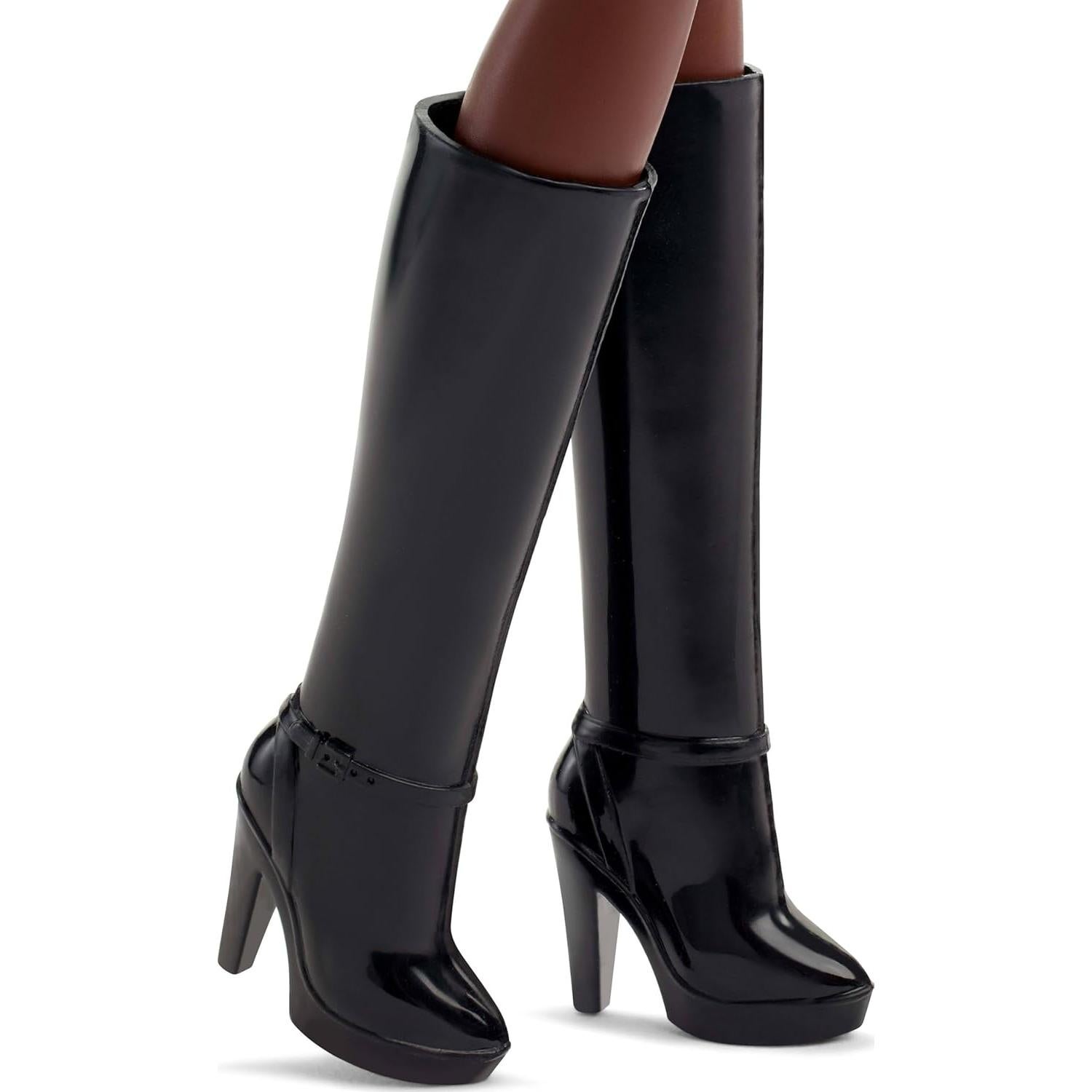 Muñeca Barbie Basics Modelo 03 con Vestido Negro y Botas