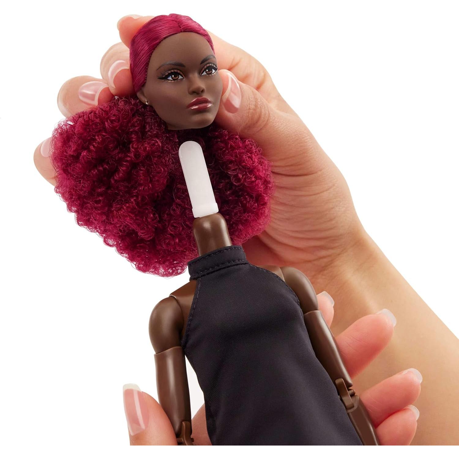 Muñeca Barbie Basics Modelo 03 con Vestido Negro y Botas