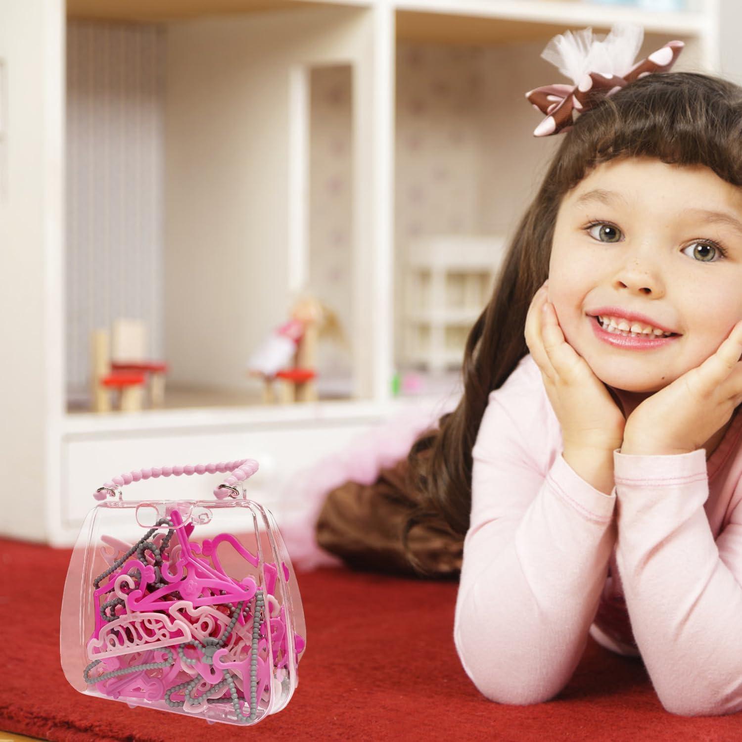 50 Perchas Rosa para Ropa de Muñeca Barbie - HighFun