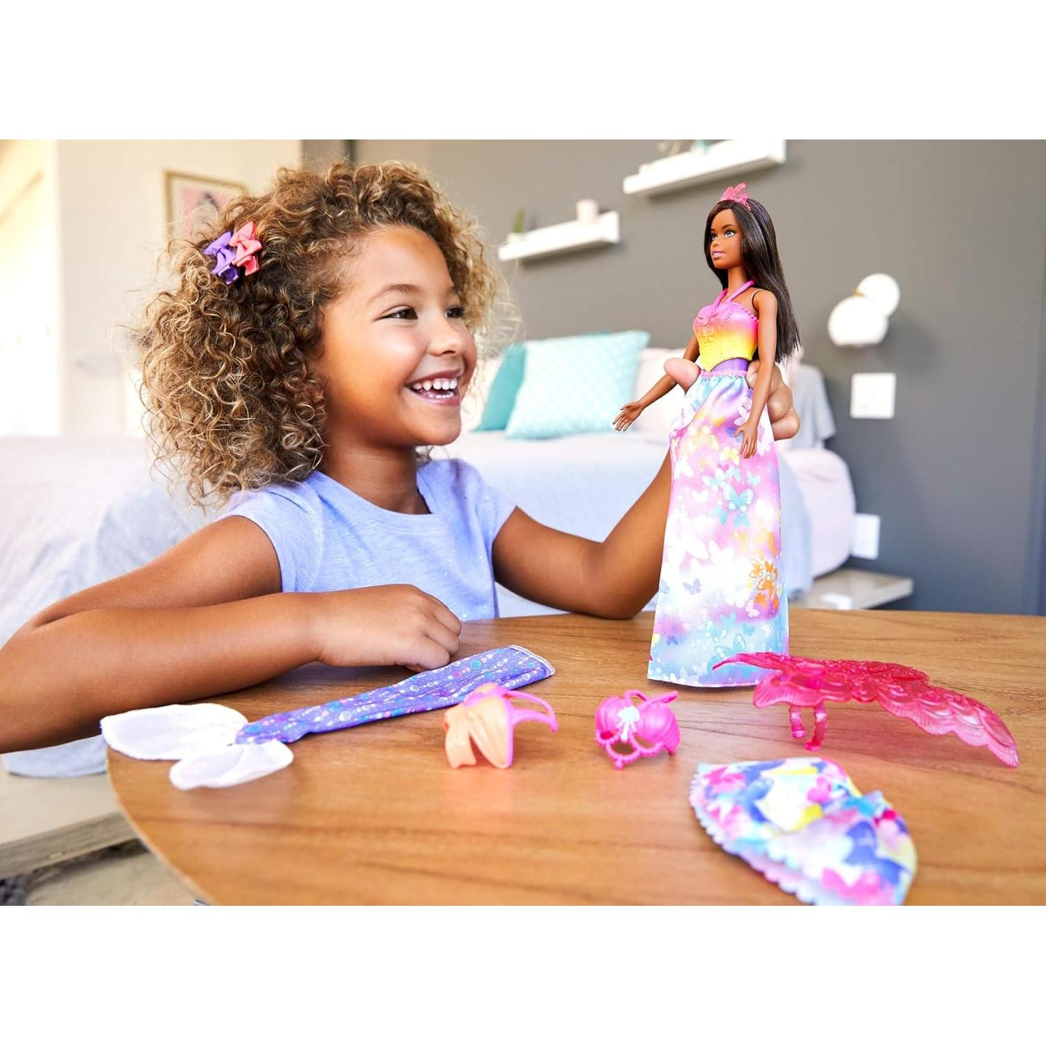 Muñeca Barbie Dreamtopia con 3 Atuendos de Fantasía