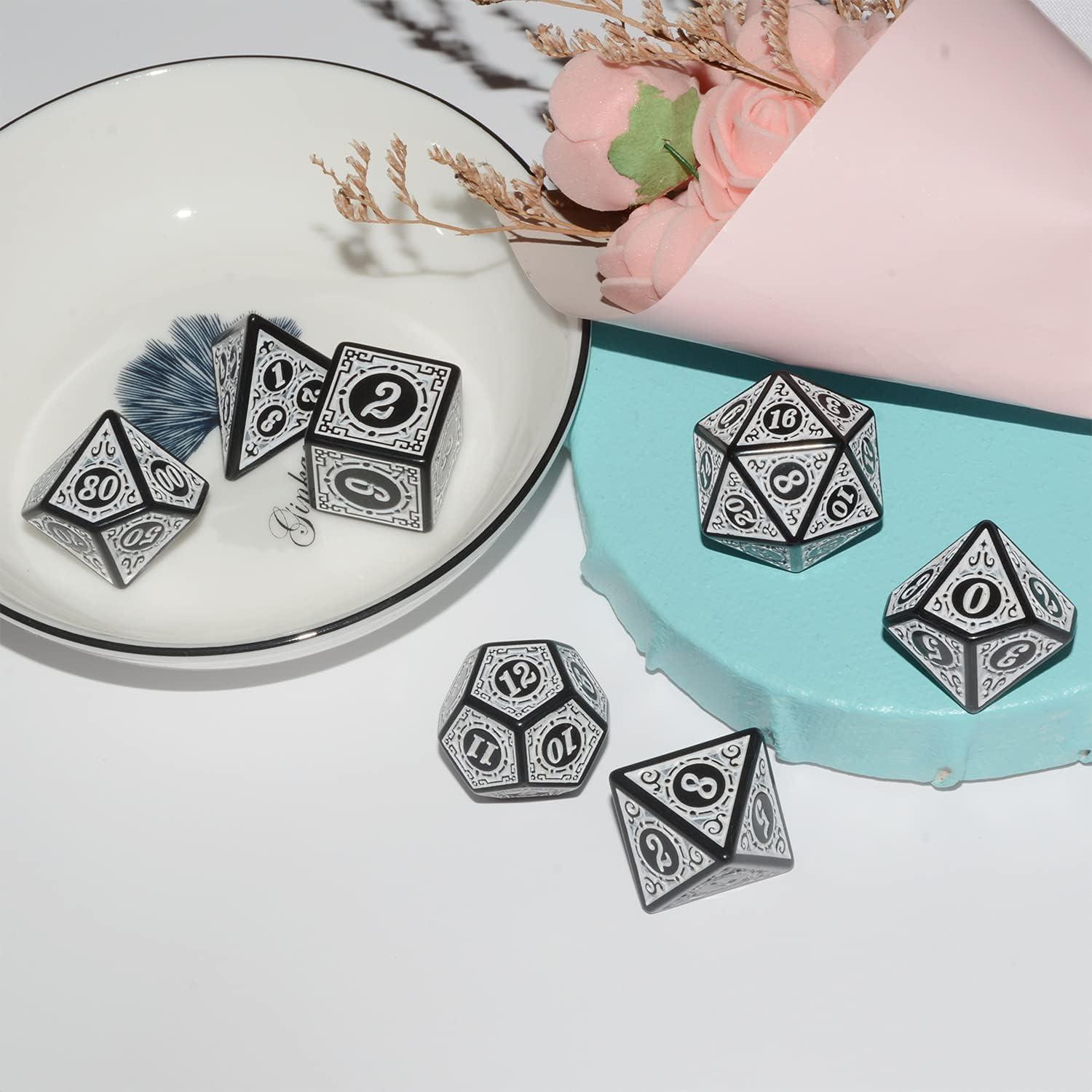 Conjunto de Dados Poliedricos Negros y Blancos D&D 7pc