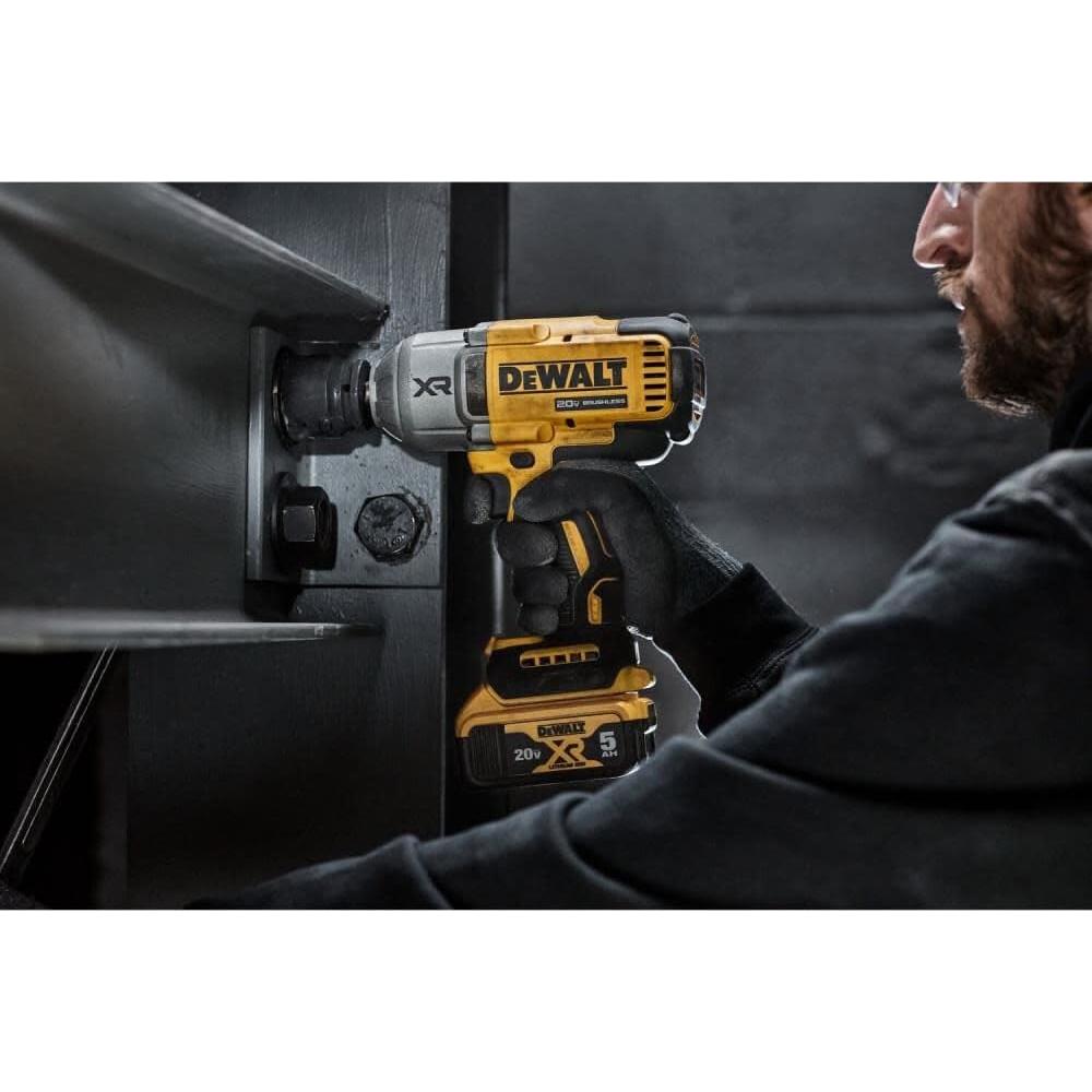Llave de Impacto Inalámbrica DEWALT 20V MAX DCF900P1 Kit Completo
