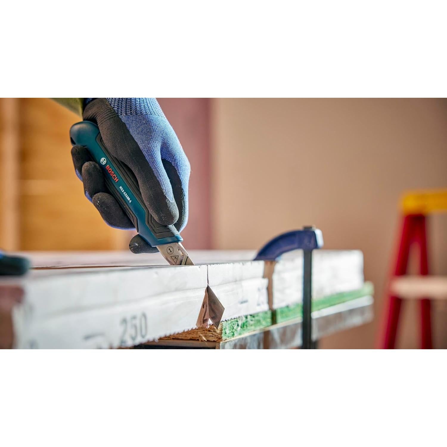 Cortador Utilitario Bosch H11-12100-1 18mm Desmontable