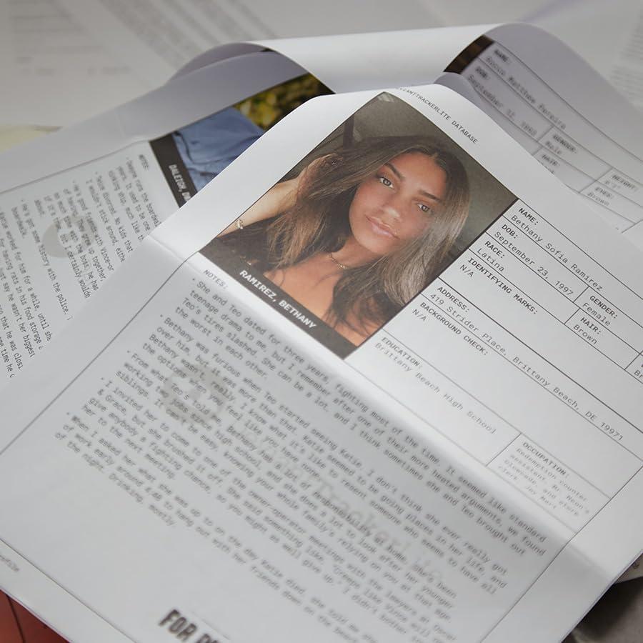 Caza a un Asesino: Cuerpo en el Paseo Marítimo - Juego de Misterio