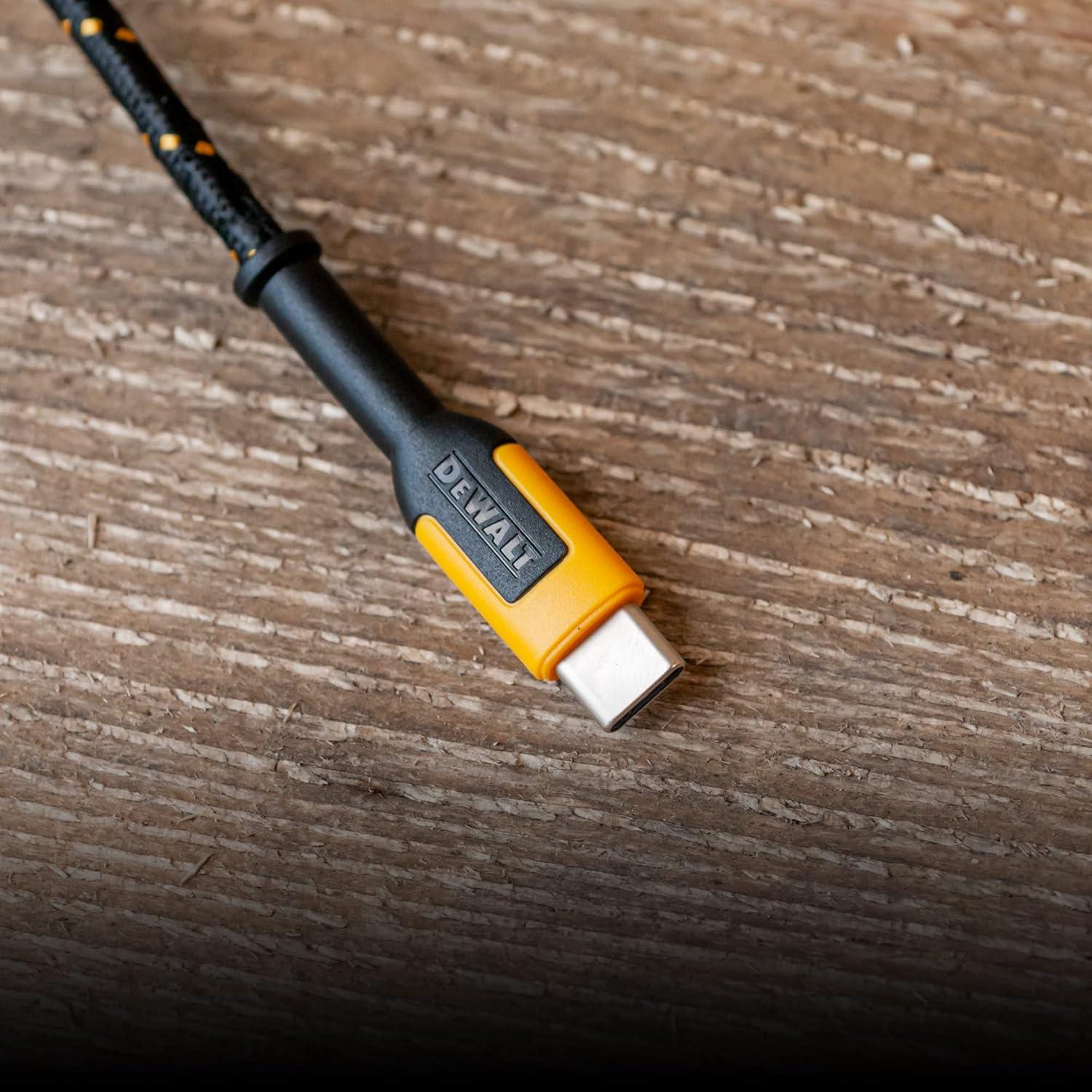 Cable USB C DEWALT 4 pies carga rápida nylon negro