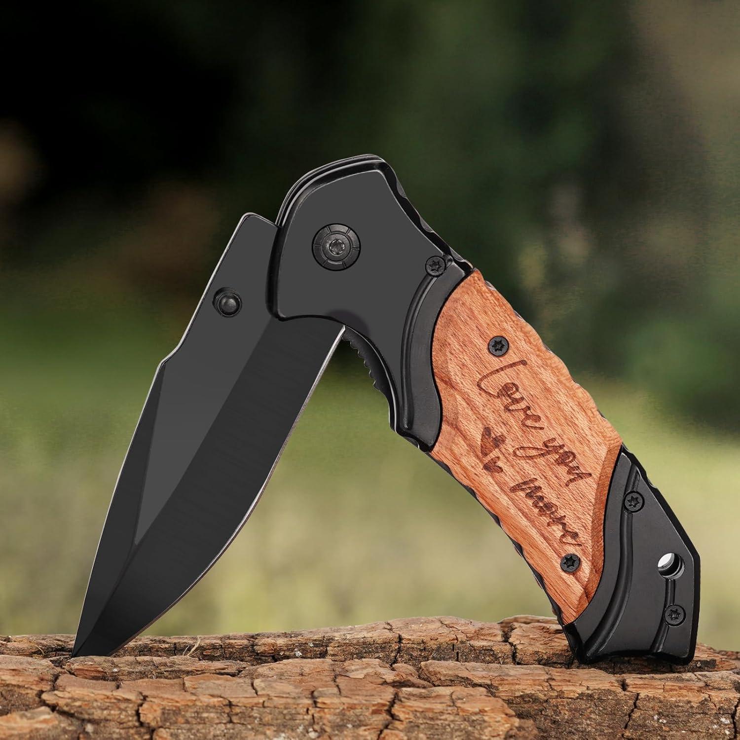 Cuchillo Plegable Grabado Titorld 17.78 cm Mango Madera