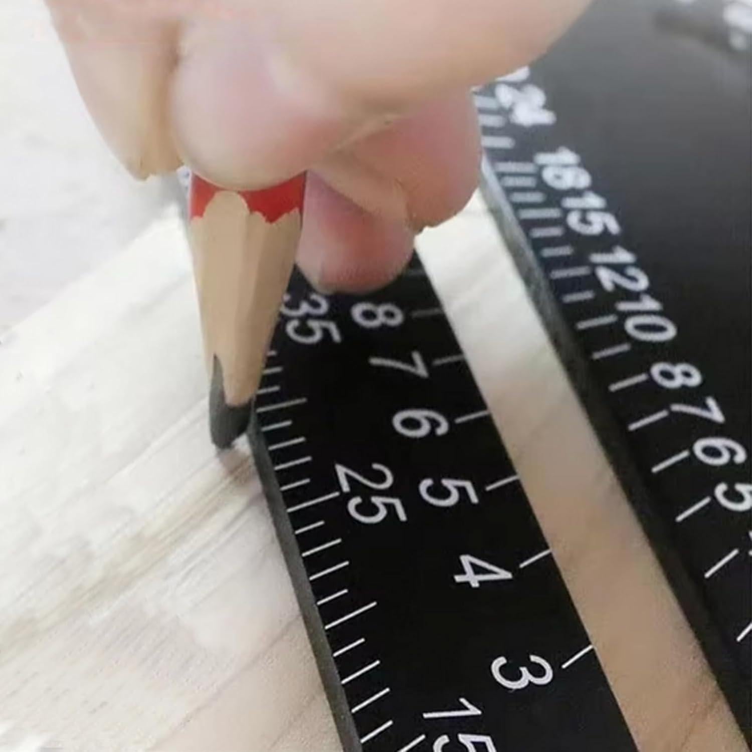 Regla Triangular de Aluminio Tiplusta 31x31x43 cm con Transportador