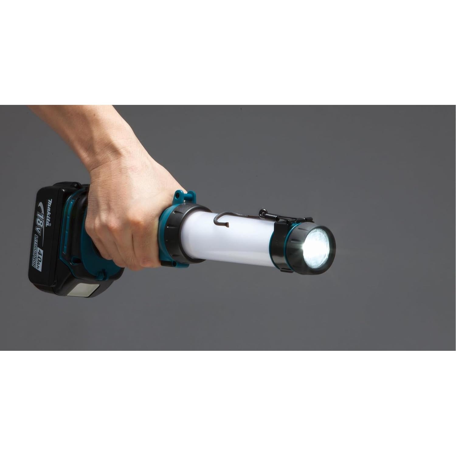 Linterna Faro Inalámbrico Makita DML806 18V LXT 310 Lúmenes