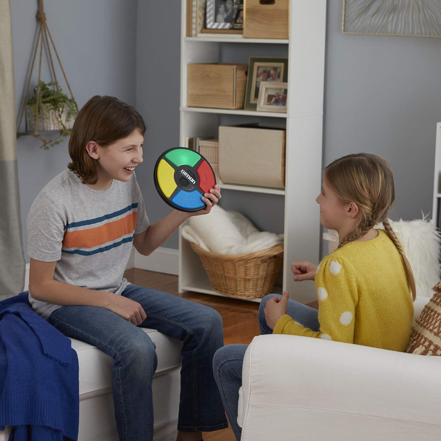 Juego Electrónico Simon Hasbro Portátil con Luces y Sonidos