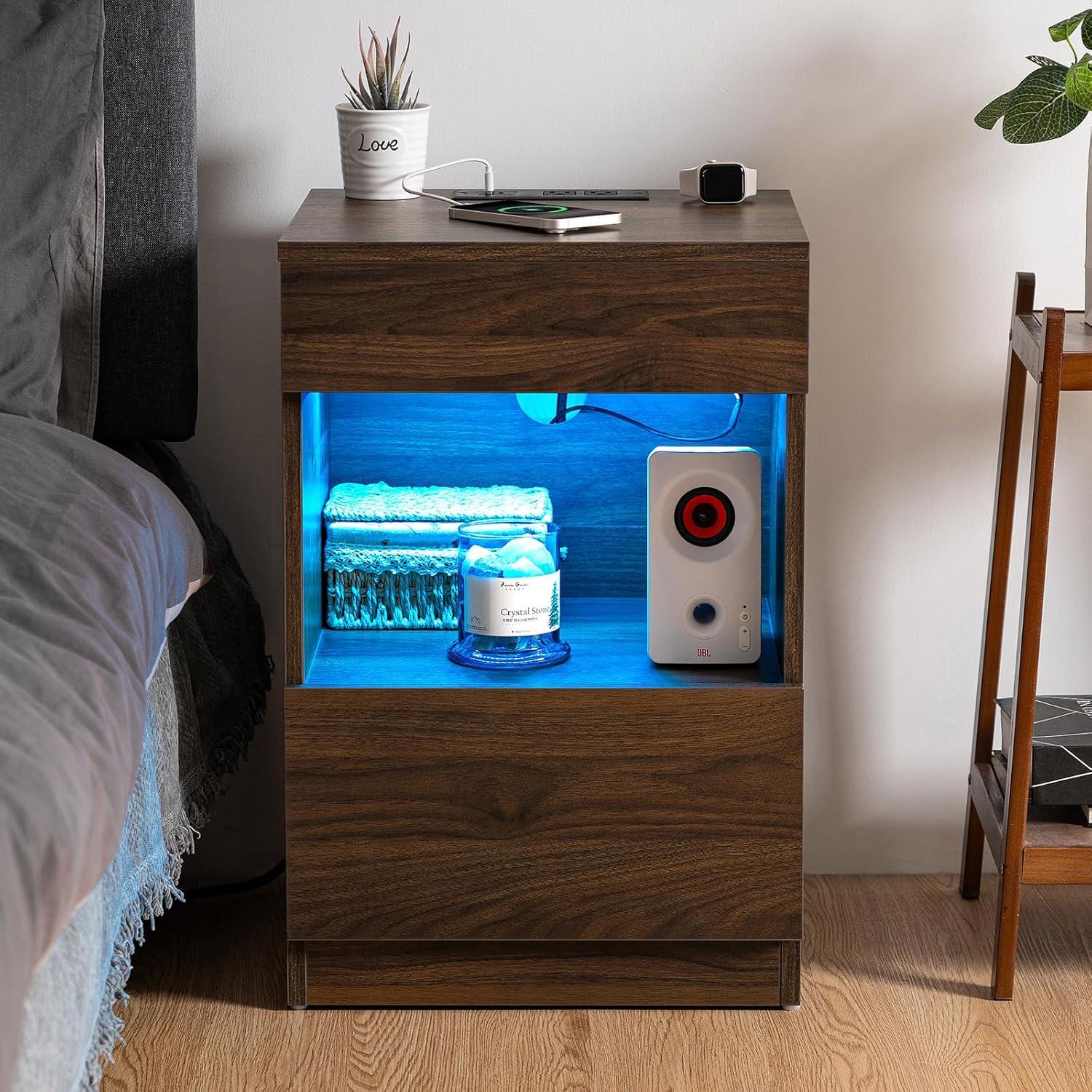 Mesa de Noche HOMMPA con Cargador y Luz LED Nogal