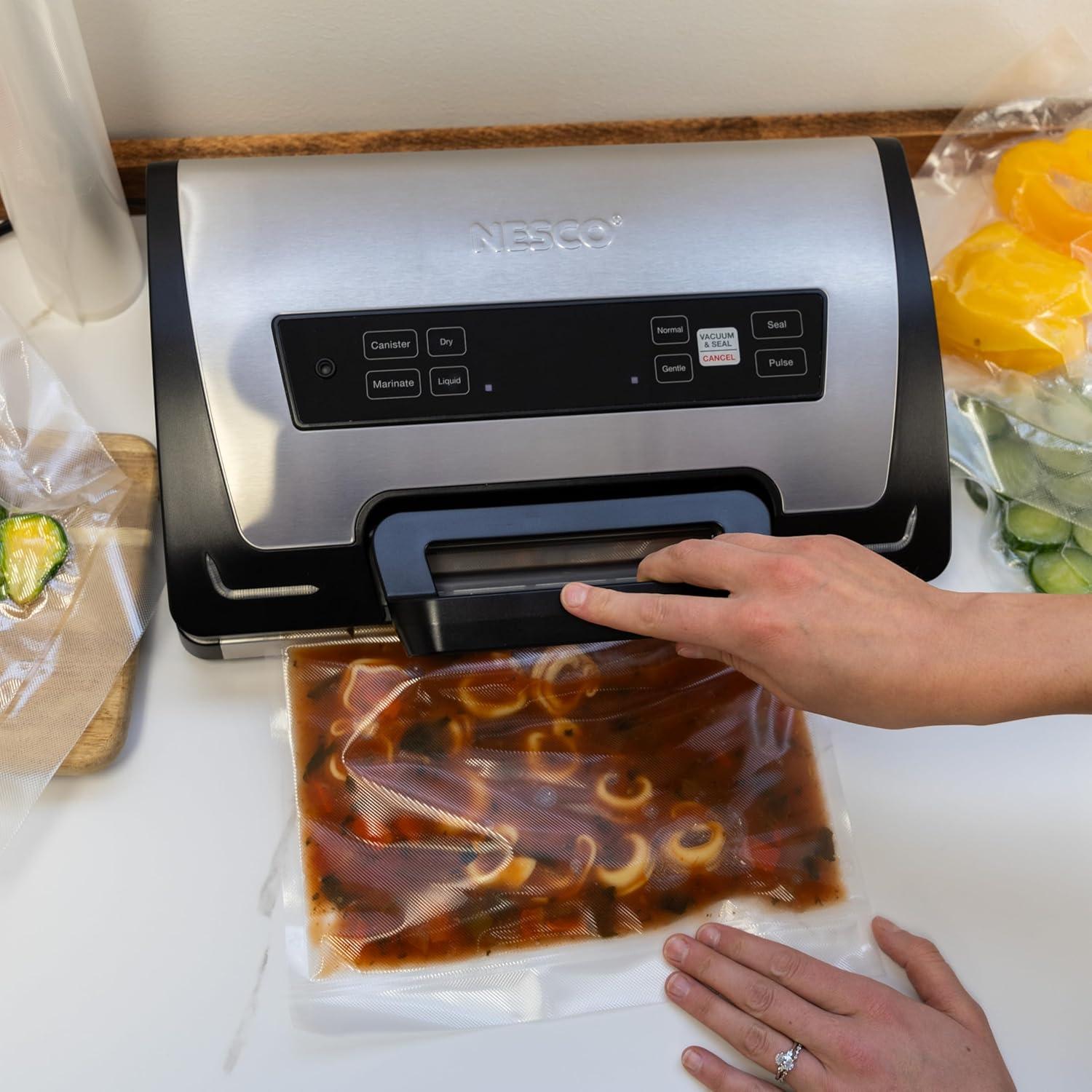 Sellador al Vacío NESCO VS-22LB con LiquidLock y Bolsas
