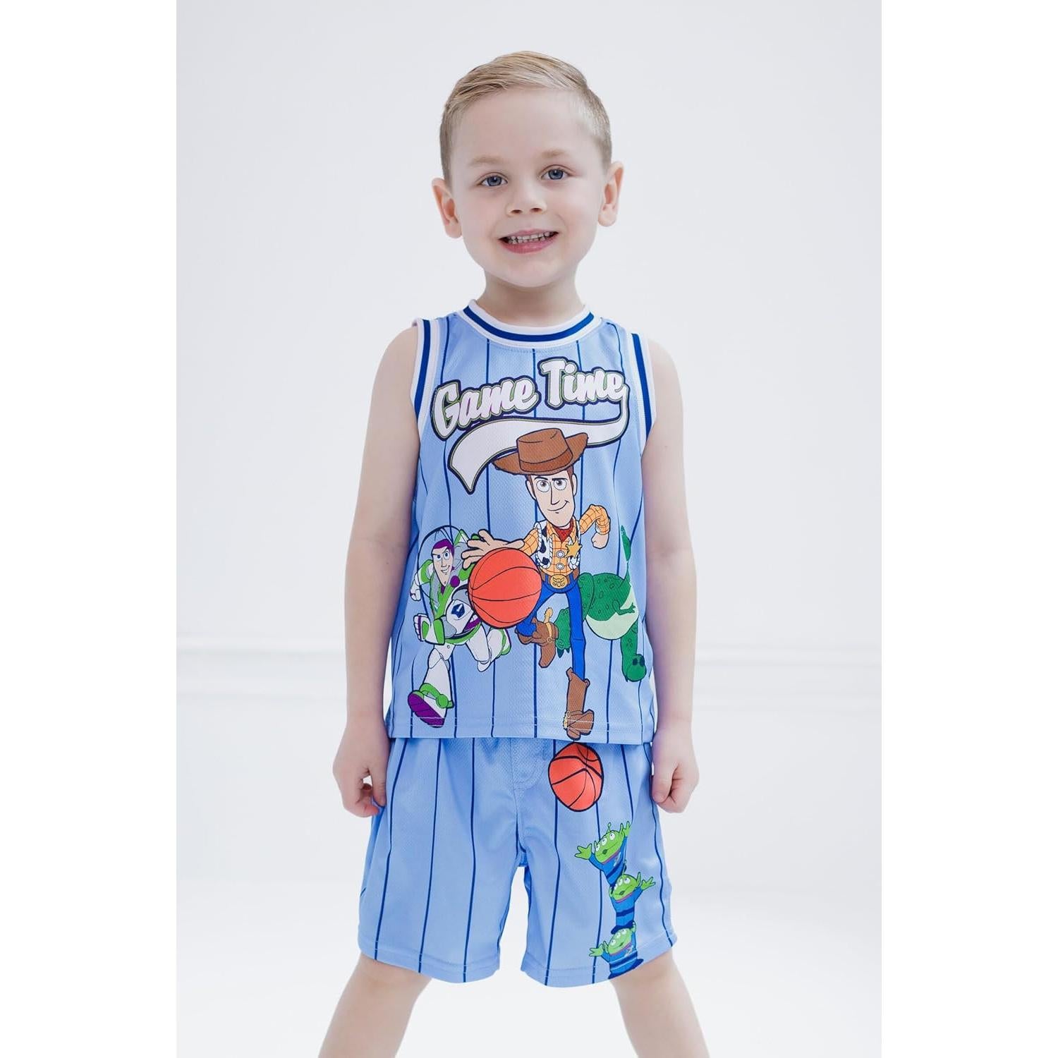 Conjunto deportivo Disney para niños 4T - Camiseta y shorts