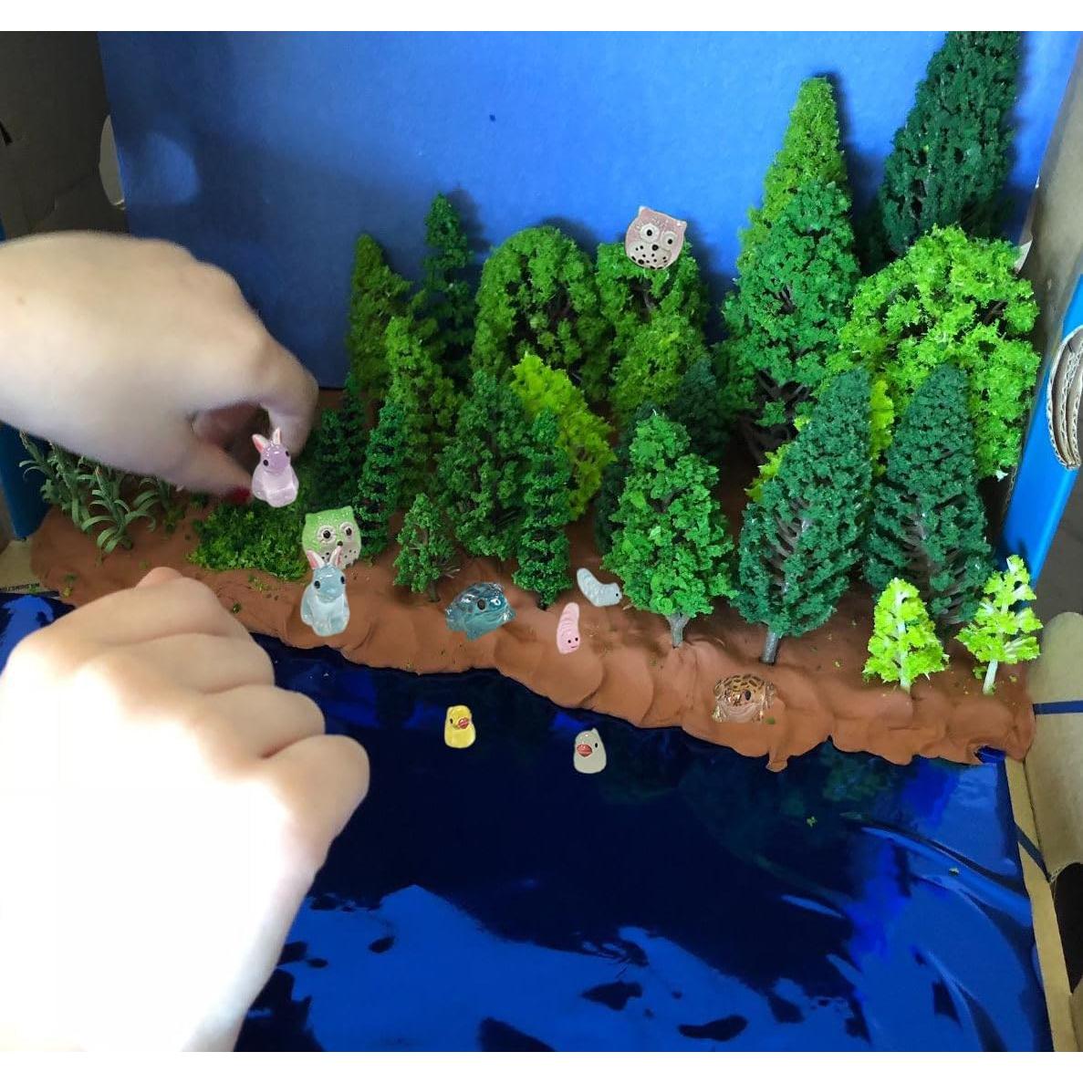 55 Piezas Árboles en Miniatura y Figuras de Animales Luminosa