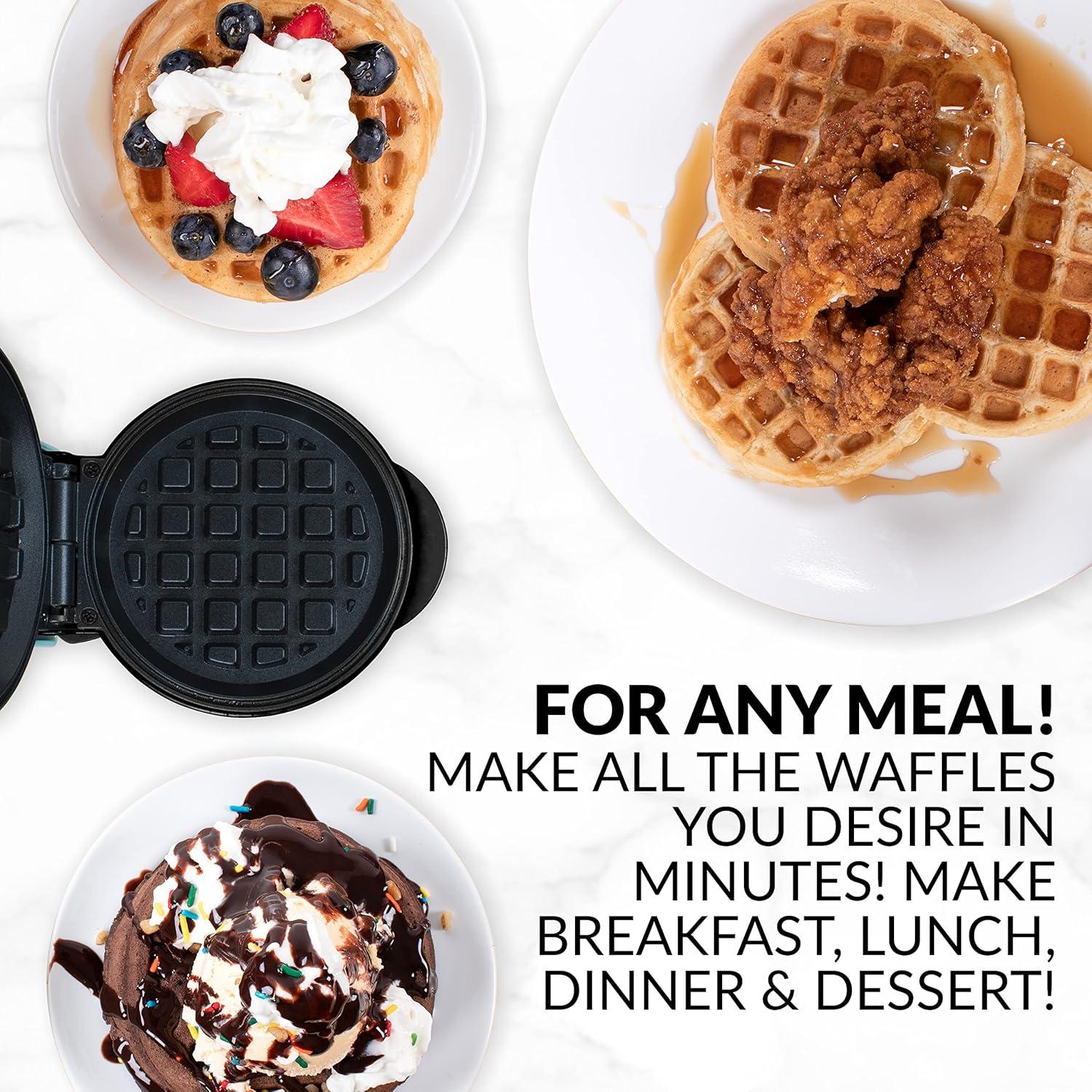 Mini Waffle Maker Nostalgia Aqua 12.7 cm Superficie Doble