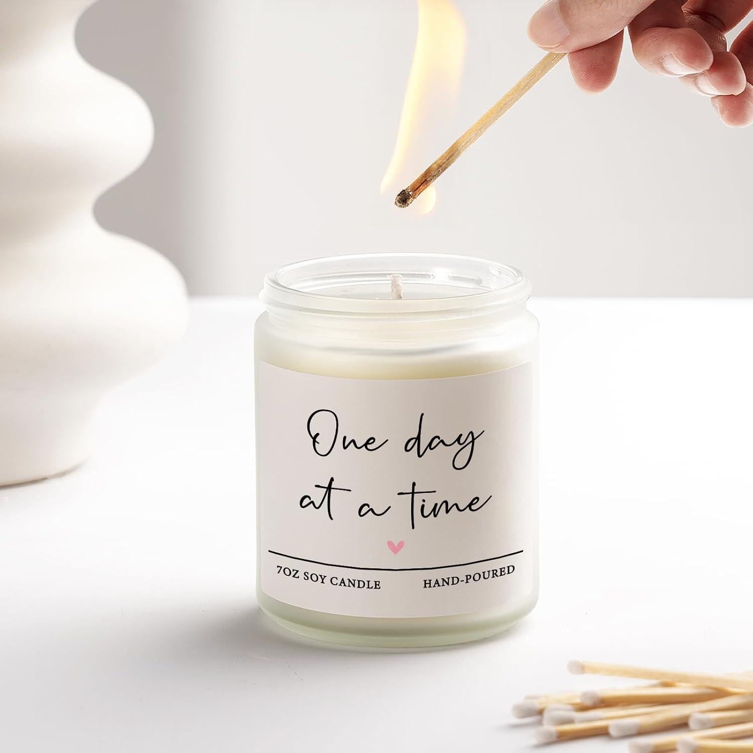 Vela Aromática de Lavanda Shqiueos 7oz - Regalo Inspiracional