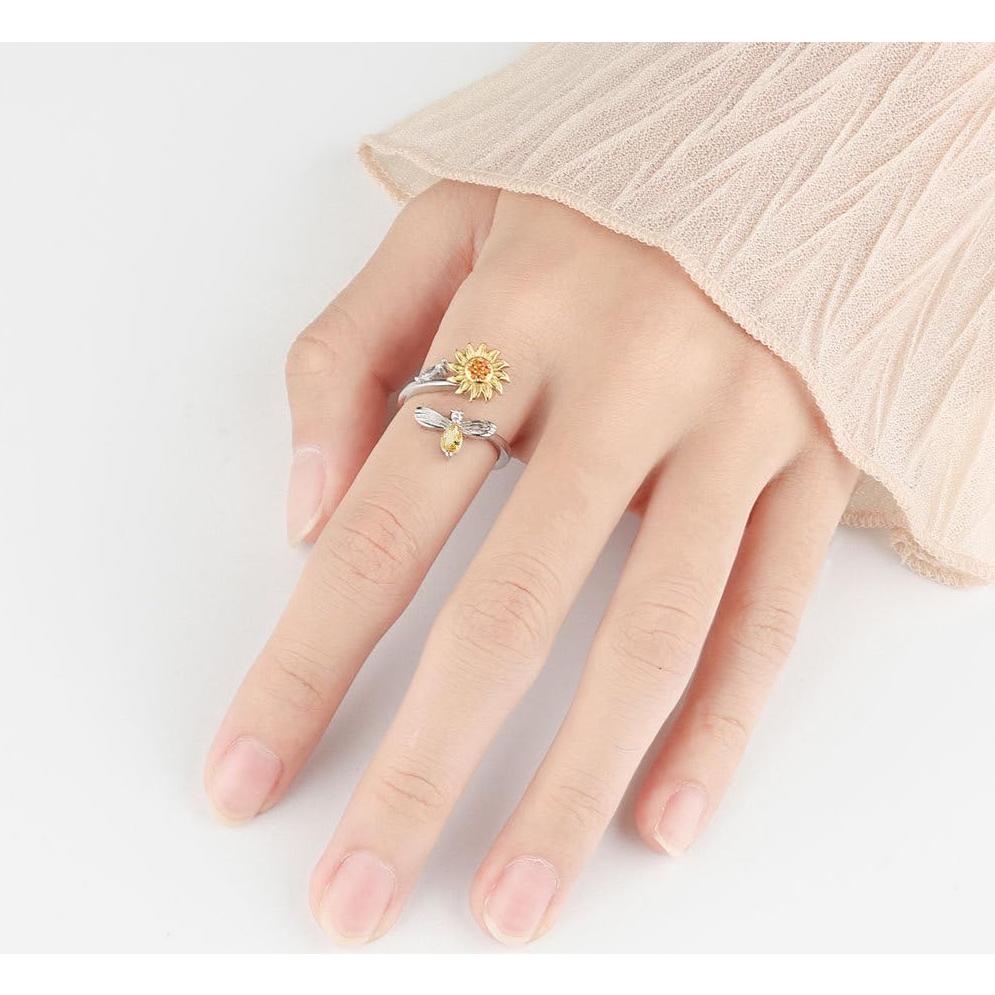 Anillo Fidget Giratorio Ajustable Estrella y Luna Circonita