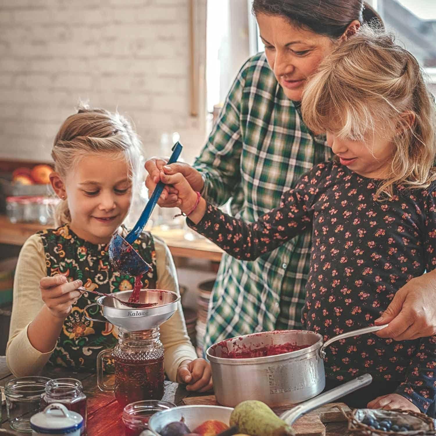 Embudo de Acero Inoxidable Kalave 13 cm con Filtro 200 mallas