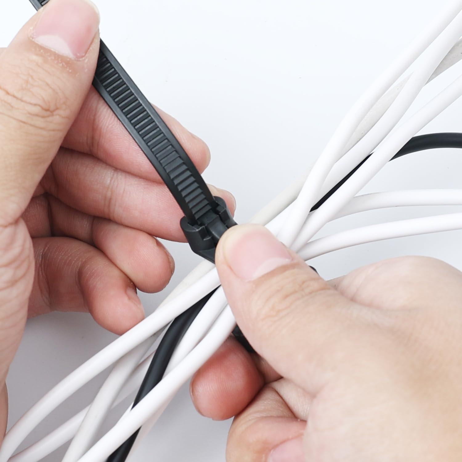 Paquete de 12 Clips Magnéticos para Organizar Cables