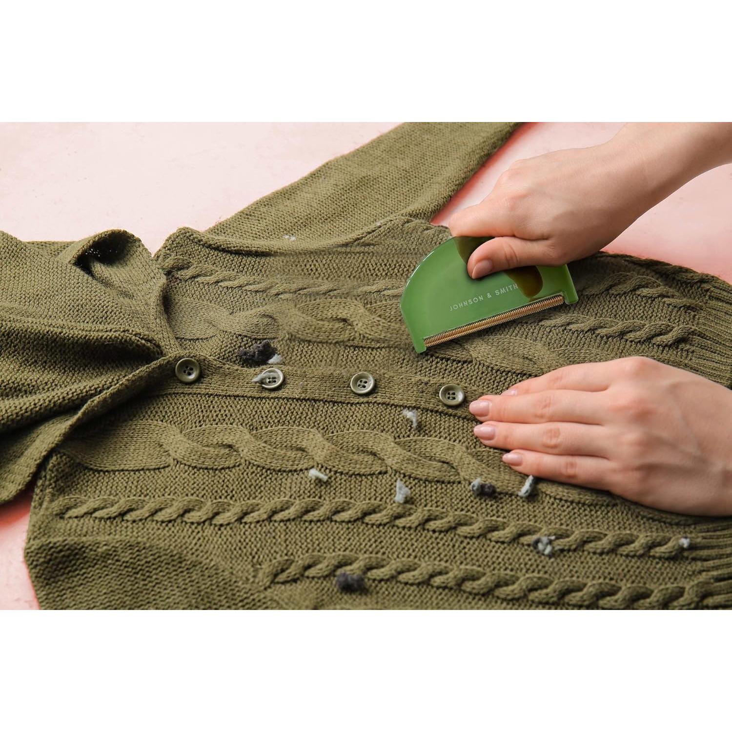 Sweater Comb 2 Pack - Sweater Shaver Lint Scraper - Easy Grip Cashmere Comb - Multifunction Fabric Clothes Shaver Cashmere Pill Remover - Travel Pilling Remover Brush with Pouch