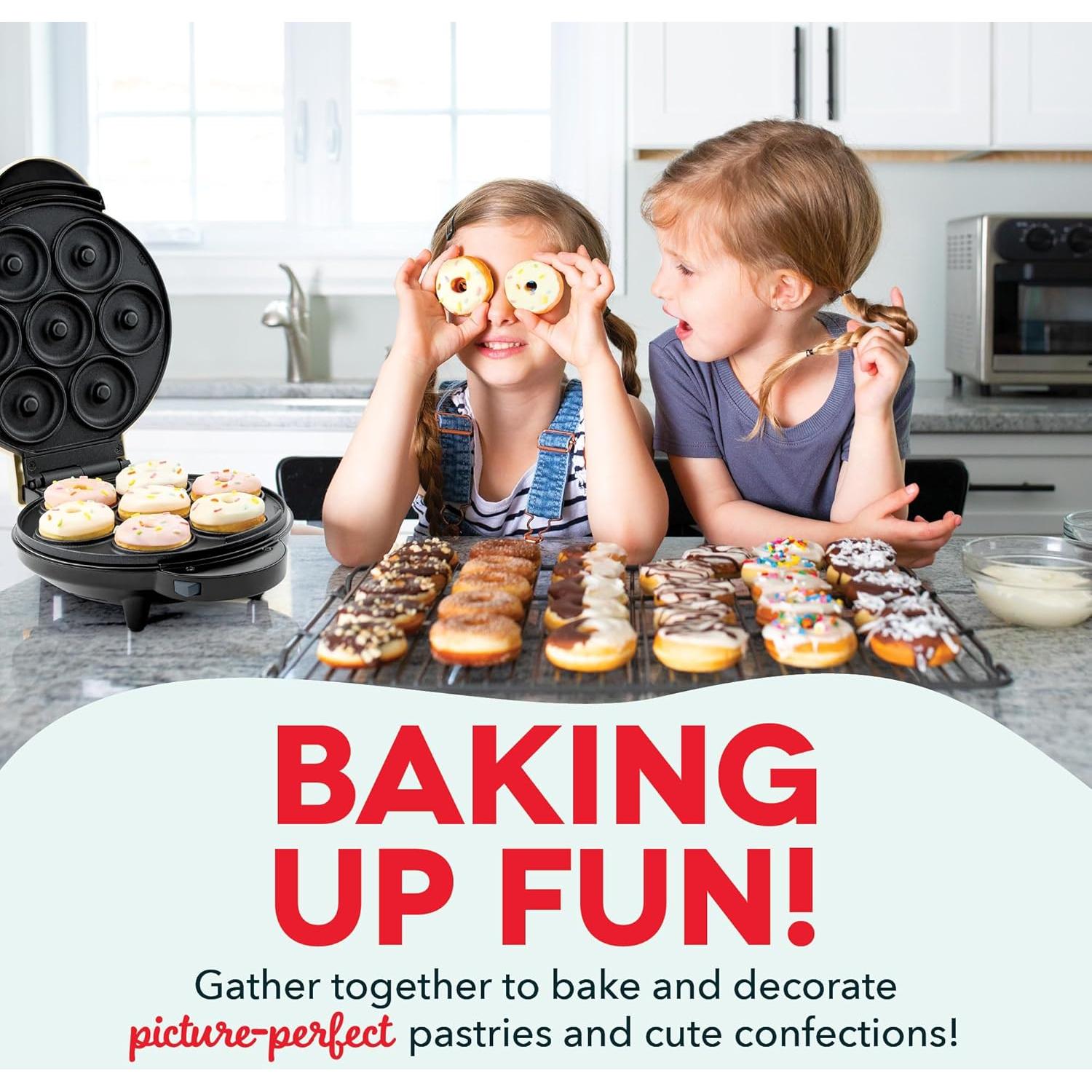 Sistema MultiMaker DASH 3 en 1 para Mini Donas y Cupcakes