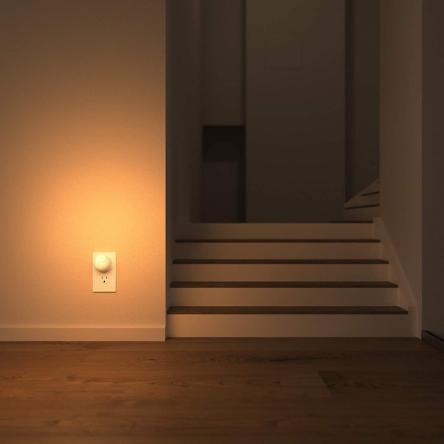 Lámparas Nocturnas Enchufables DEWENWILS LED 360° Luz Cálida 4 Pzas