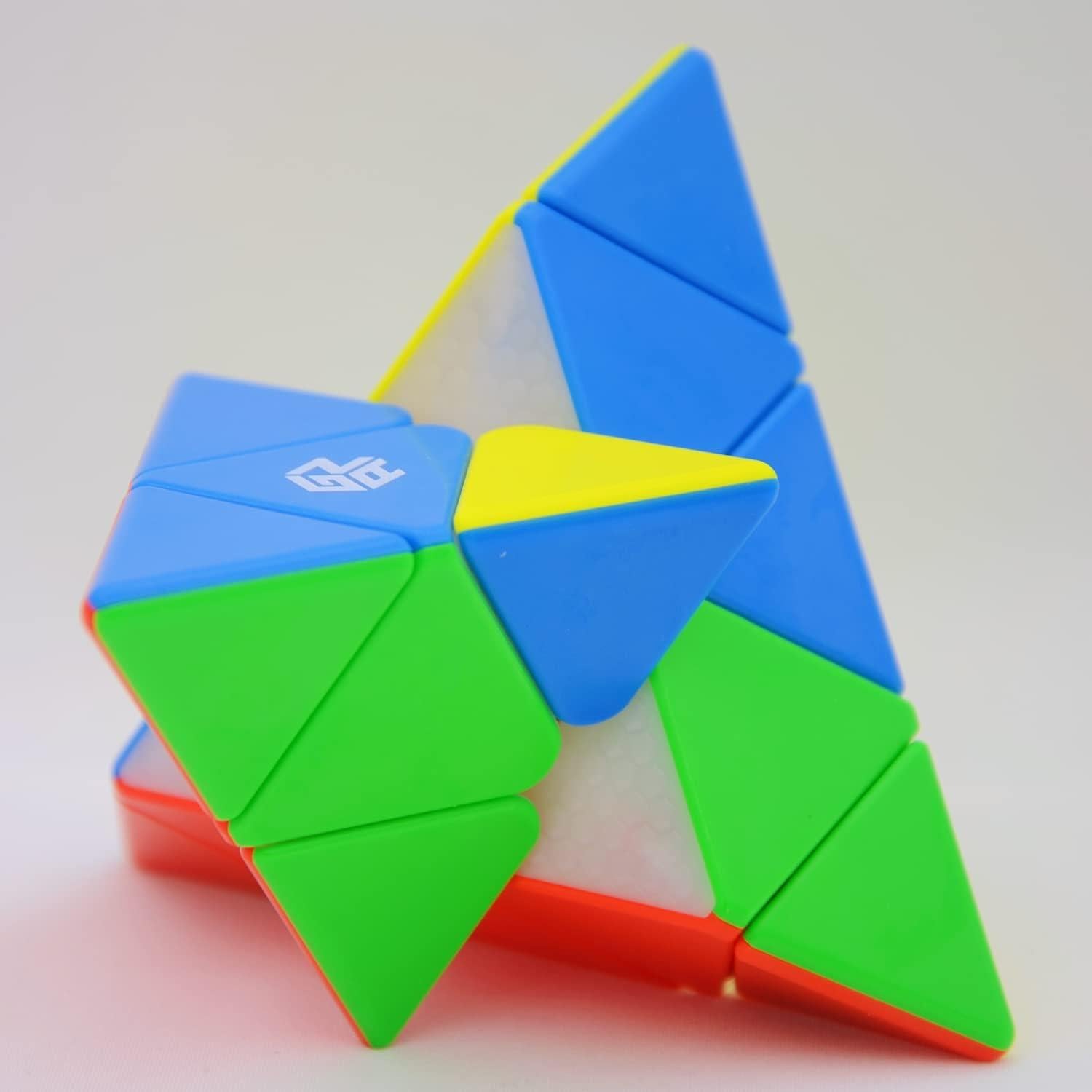 Cubo Pyraminx M GAN Magnético 36 Imanes 6.6 cm Estándar