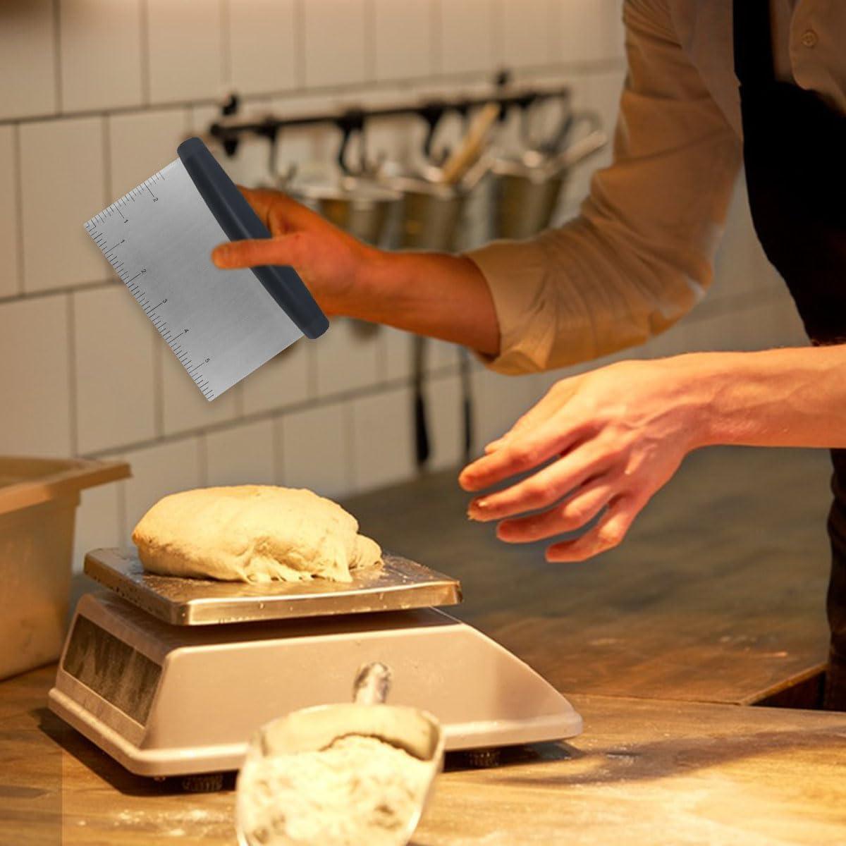 Plastic Bread Scraper Dough Cutter with Measuring Scale Multipurpose Bench Scraper Kitchen Tool Pastry Scraper for Cake Baking Food Pizza Stainless Steel Dough Scraper and Chopper Bench Knife（Black)