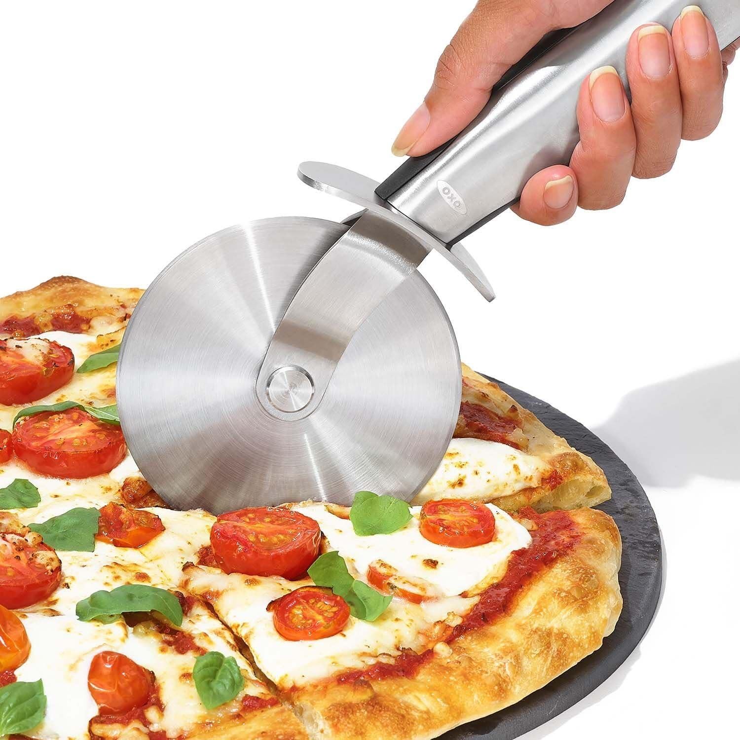 Rueda de Pizza OXO Acero Inoxidable 10 cm con Protector