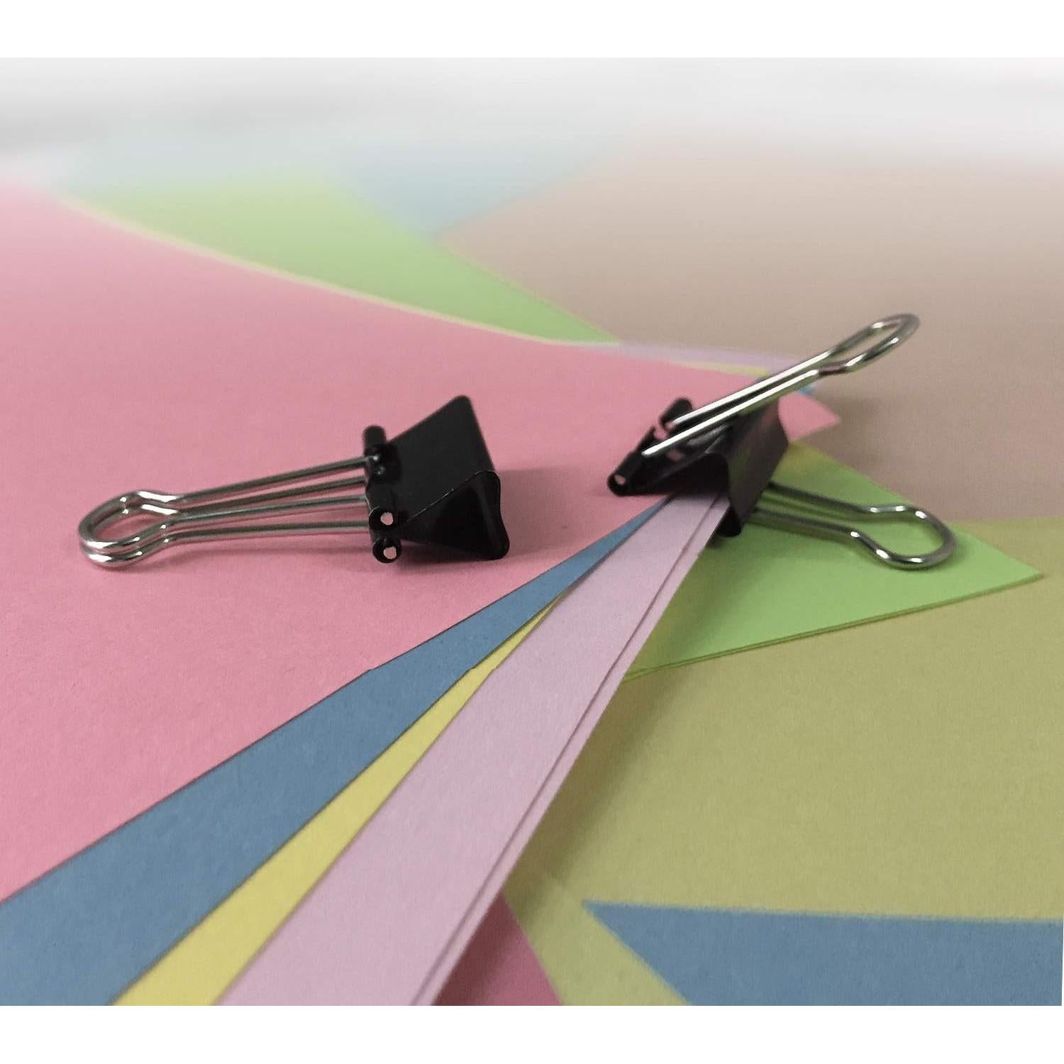 Clips de papel Amazon Basics pequeños 144 unidades negro