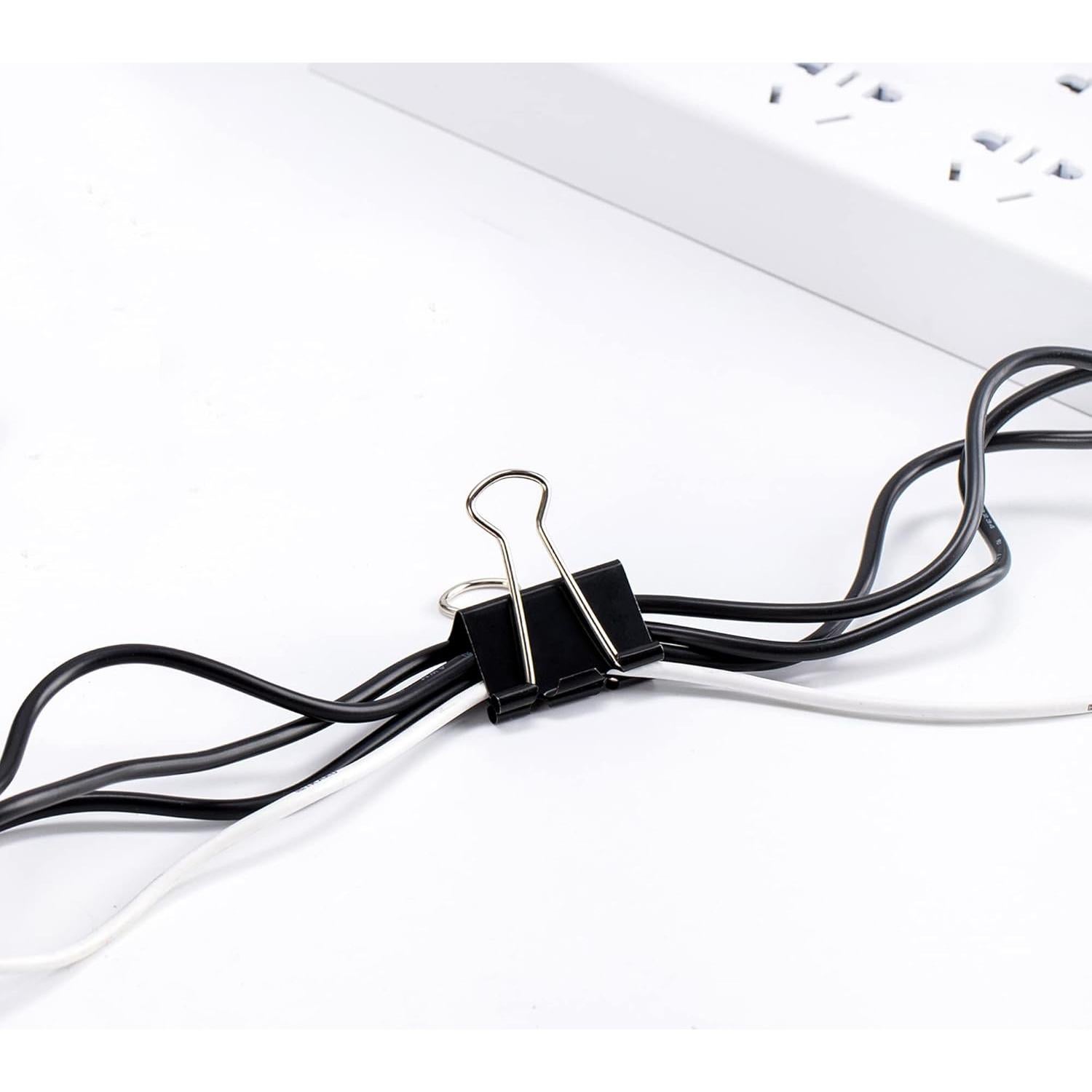 Clips de papel Amazon Basics pequeños 144 unidades negro