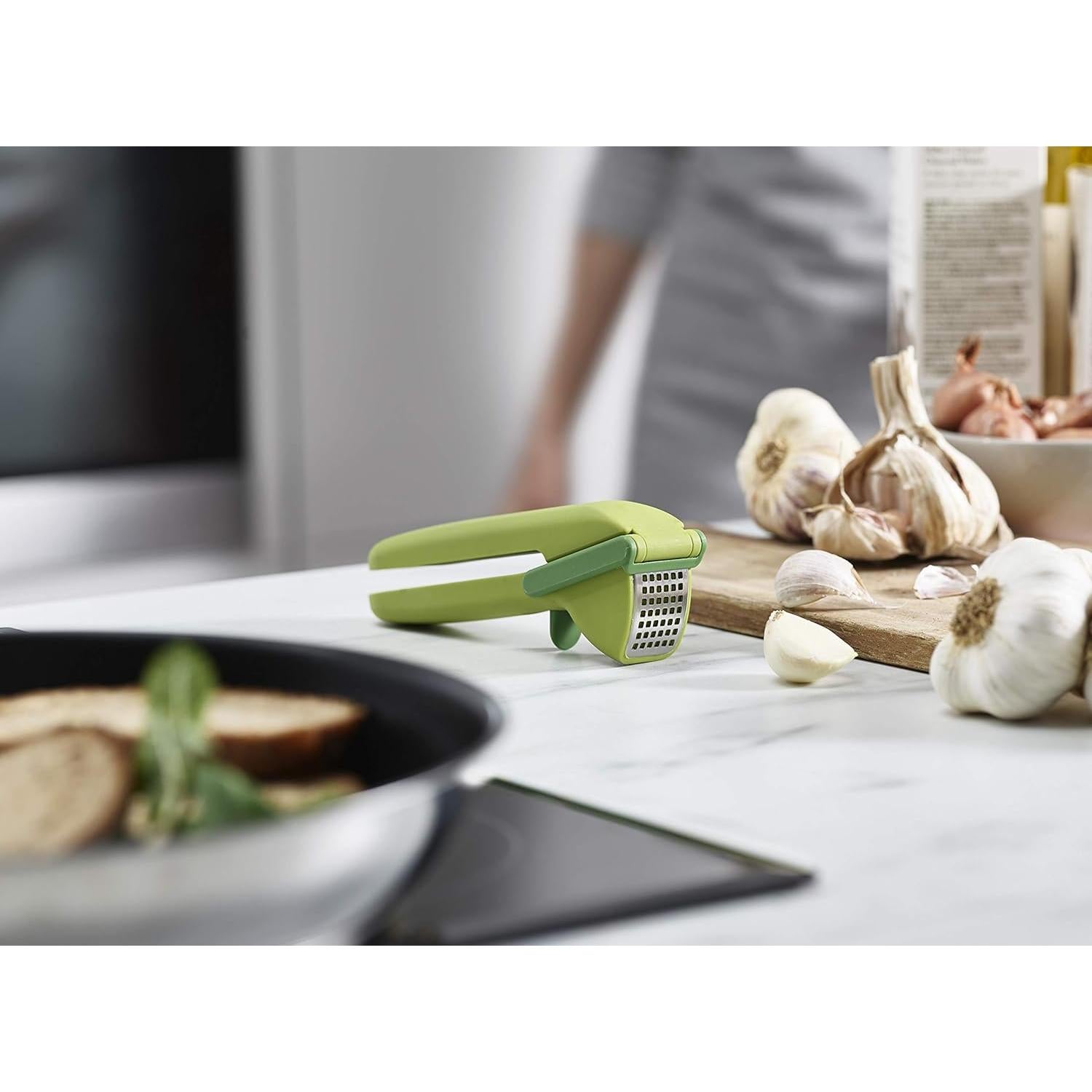 Prensa Ajo Joseph Joseph 20179 Verde con Cuchilla Limpiadora