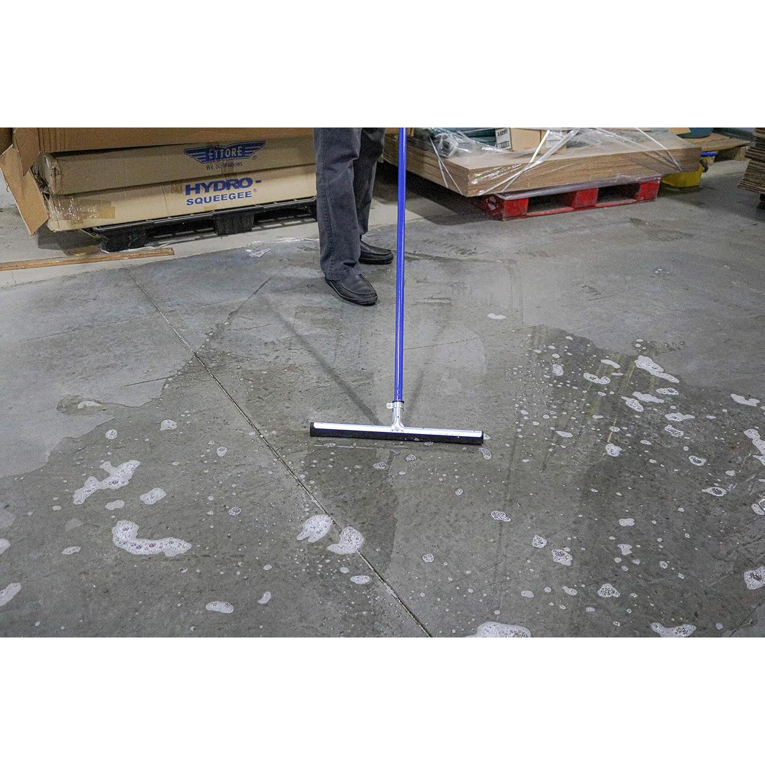 Limpiador de Suelos Ettore 45.72 cm con Mango de 134.62 cm