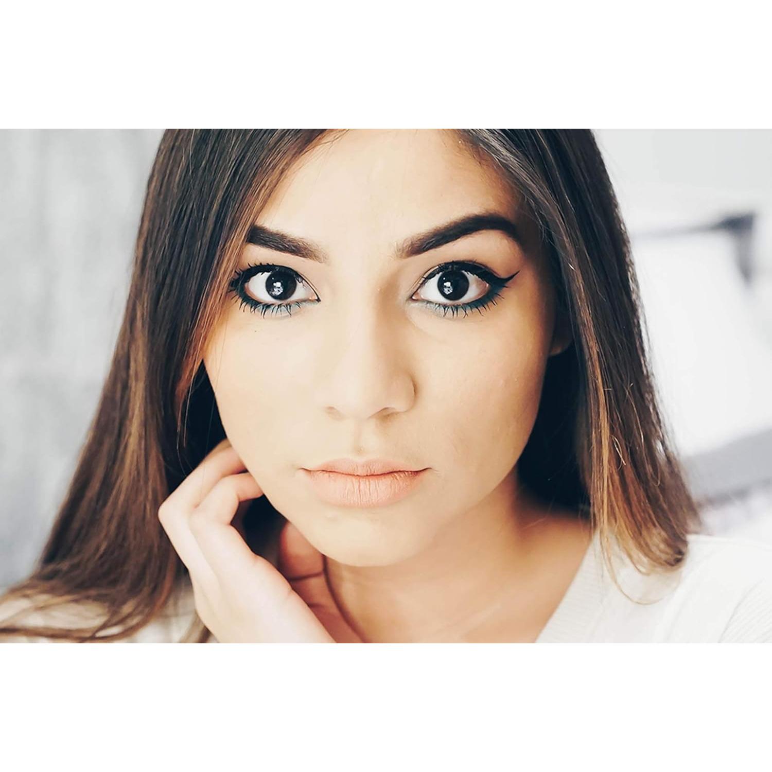 Máscara de Pestañas Falsas Volumen Extremo Esencia - Vegana