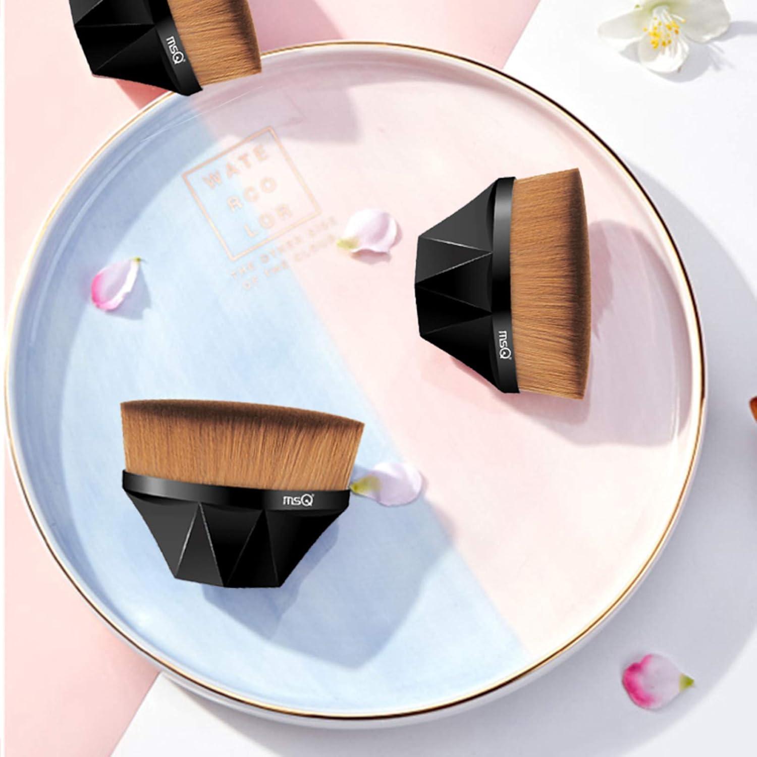 Brocha de Maquillaje MSQ para Base con Estuche Negro