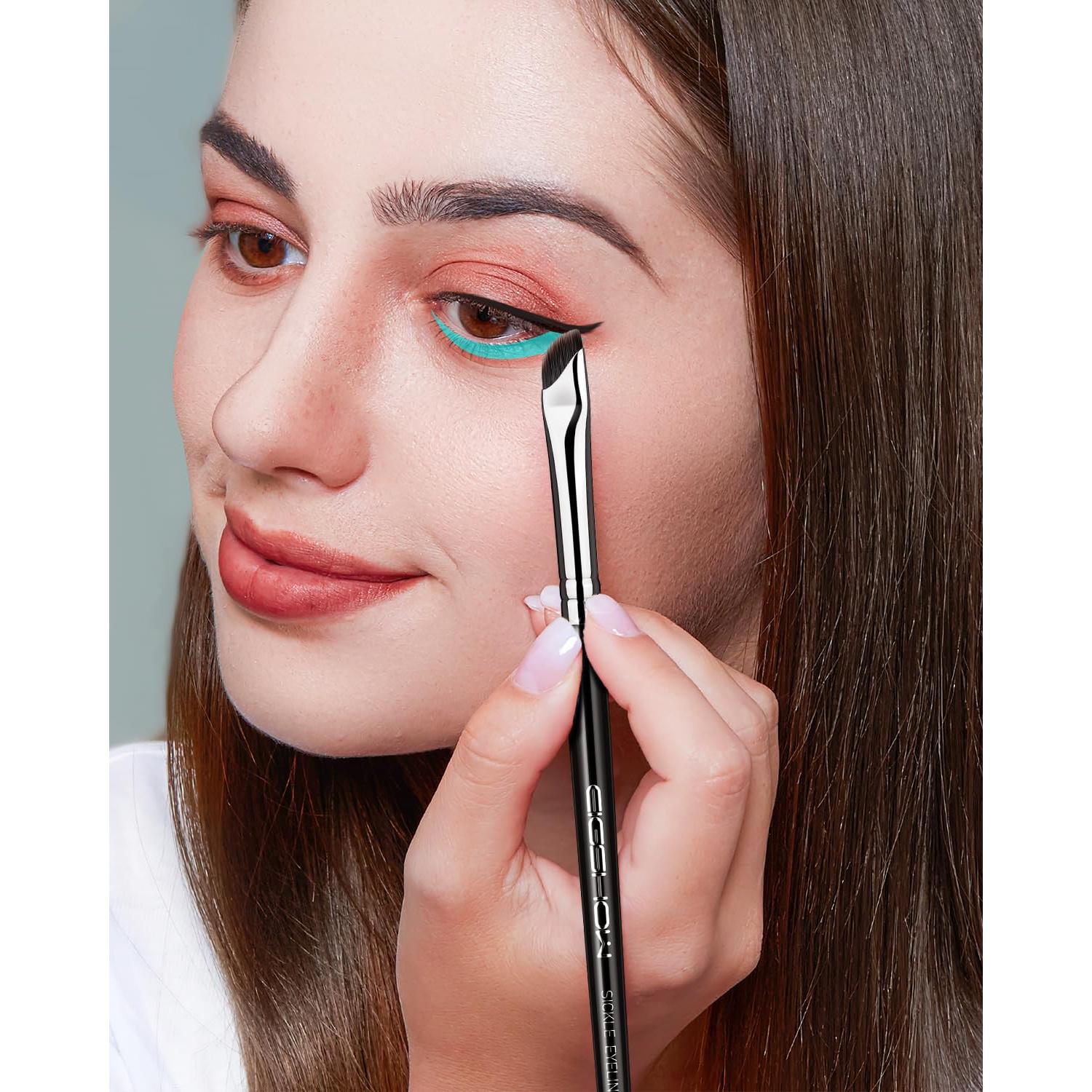 Pincel de Eyeliner Angulado EIGSHOW - Precisión y Versatilidad
