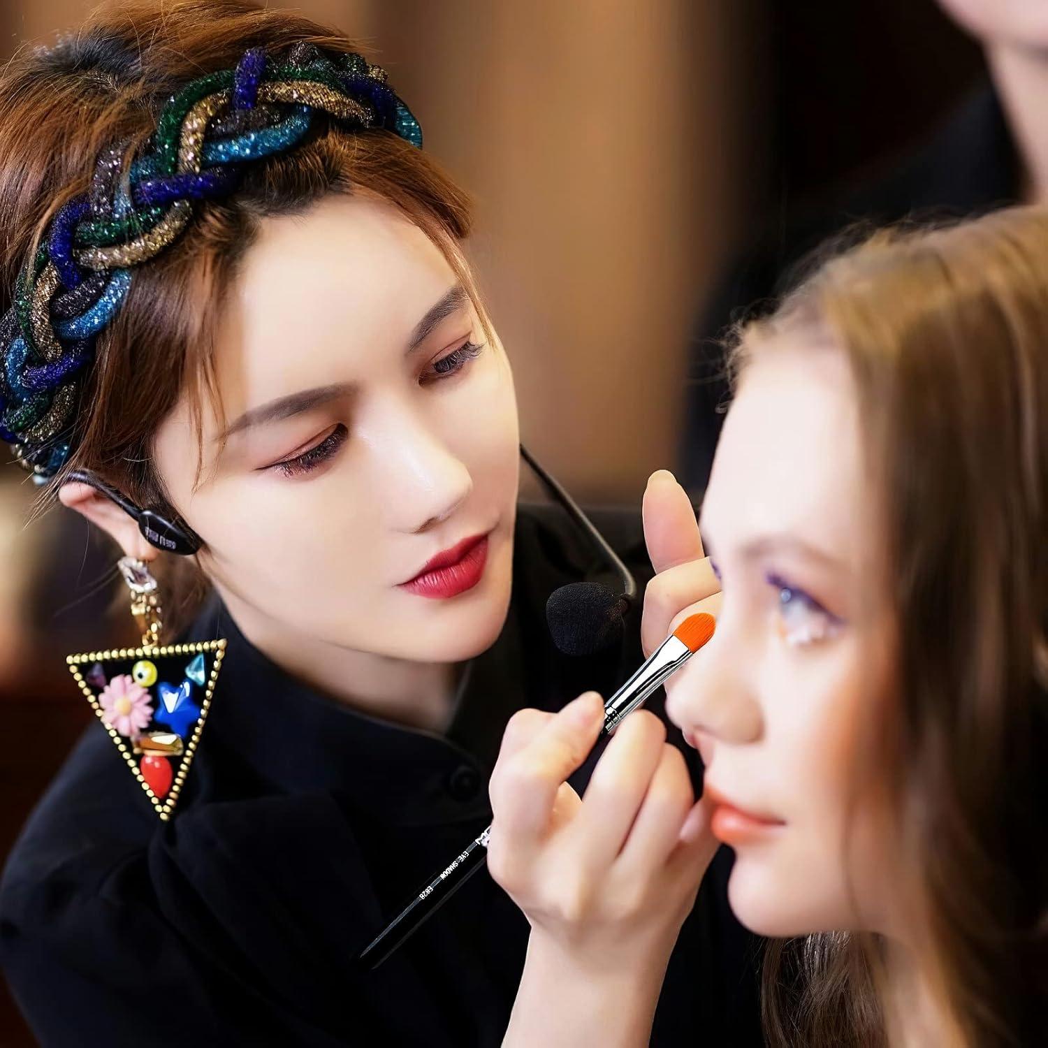 Brocha Aplicadora de Primer EIGSHOW E828 para Sombra de Ojos