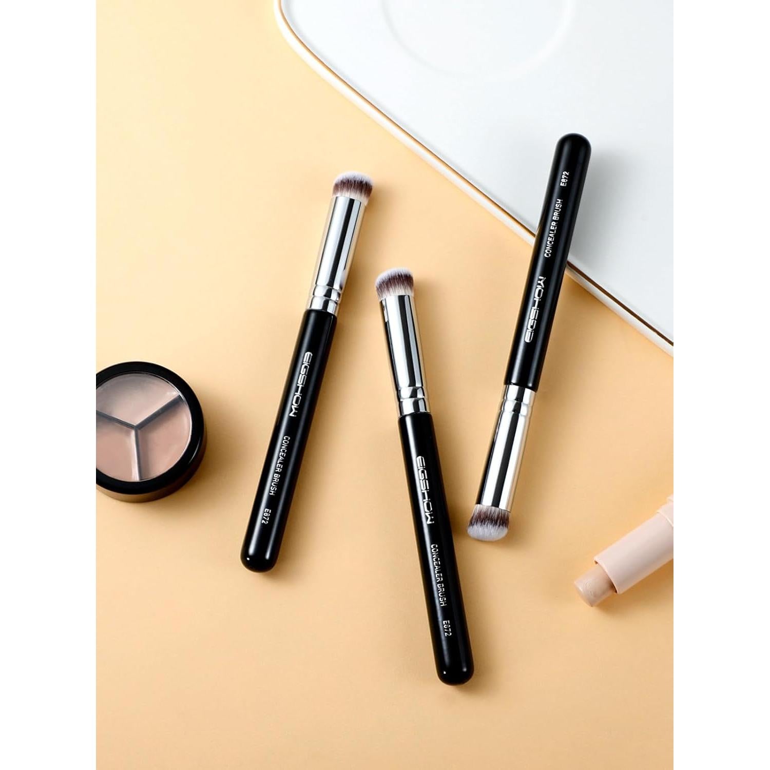 Brocha Corrector Angulada EIGSHOW Cerdas Sintéticas Veganas