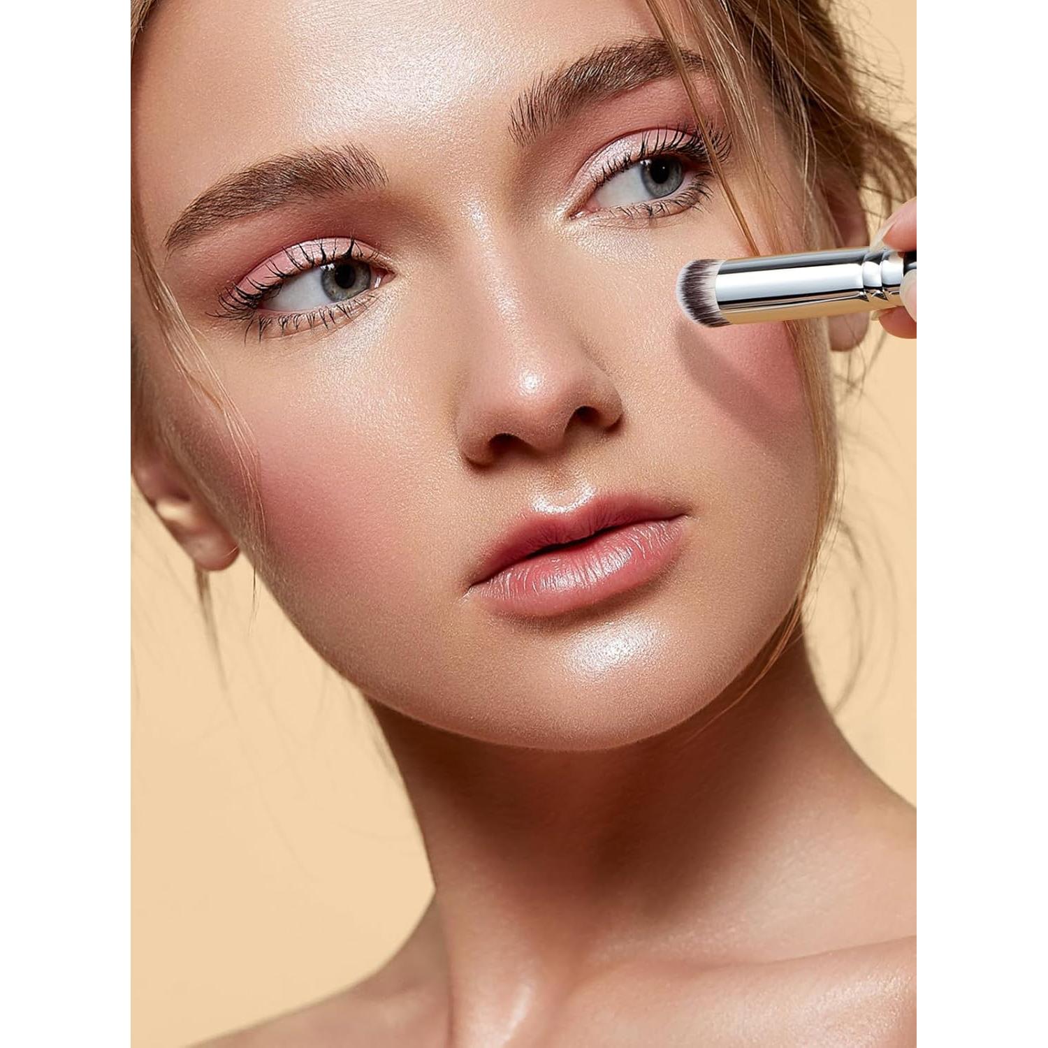 Brocha Corrector Angulada EIGSHOW Cerdas Sintéticas Veganas