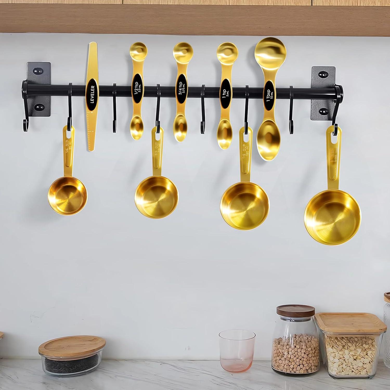 Juego de 13 Tazas y Cucharas Medidoras Sinnlicht Doradas