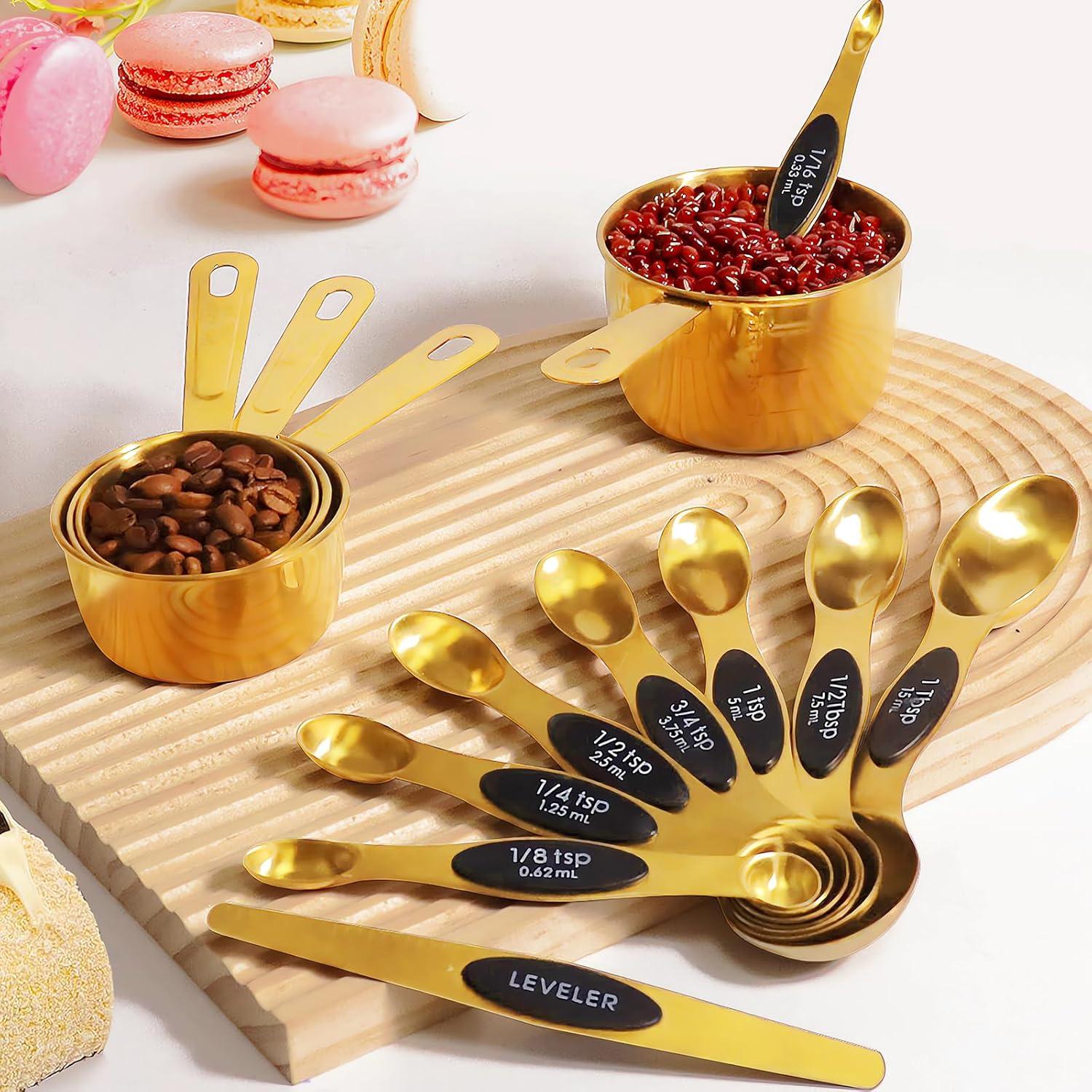 Juego de 13 Tazas y Cucharas Medidoras Sinnlicht Doradas